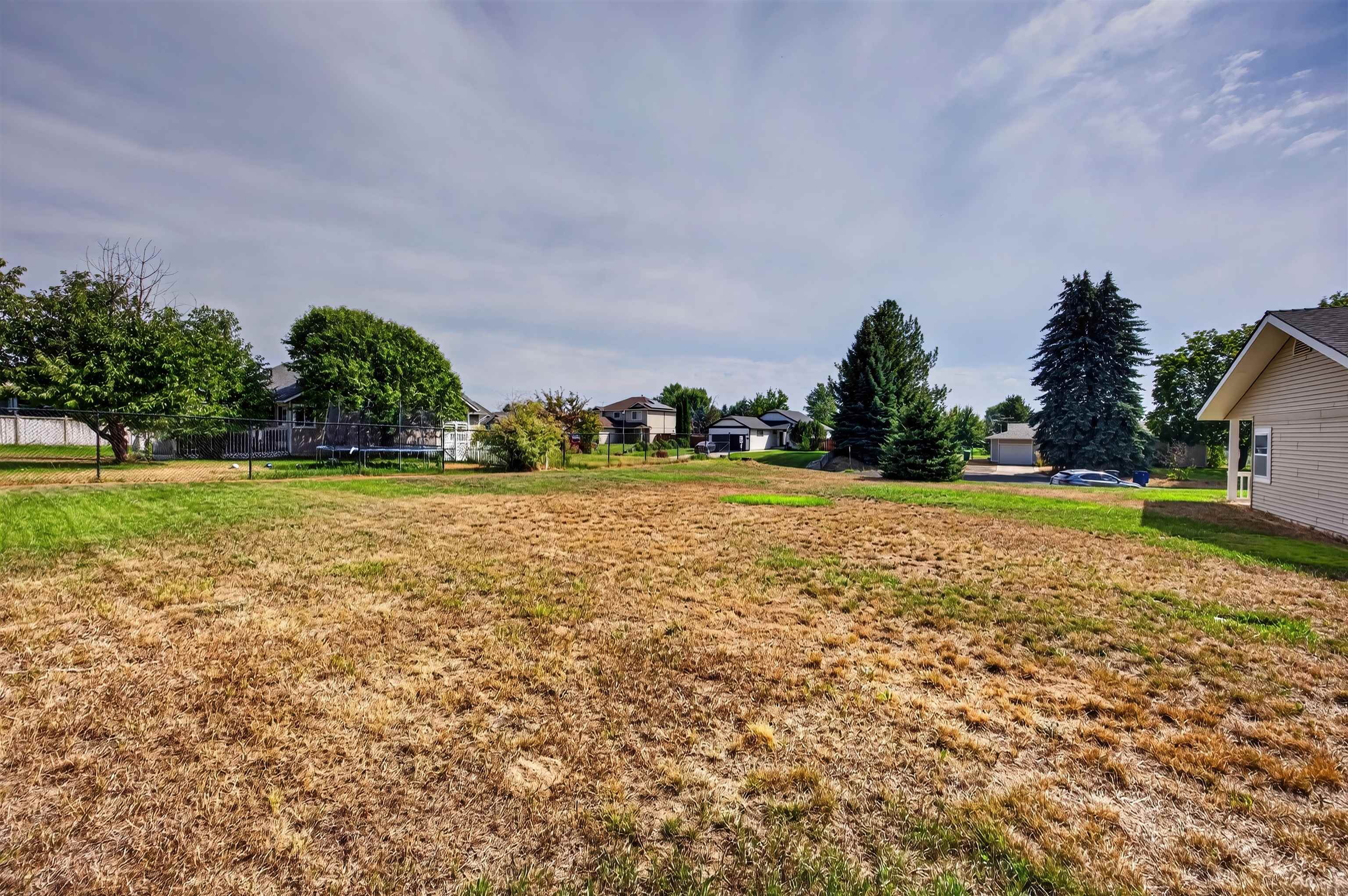 1517 E Third St - Photo 34