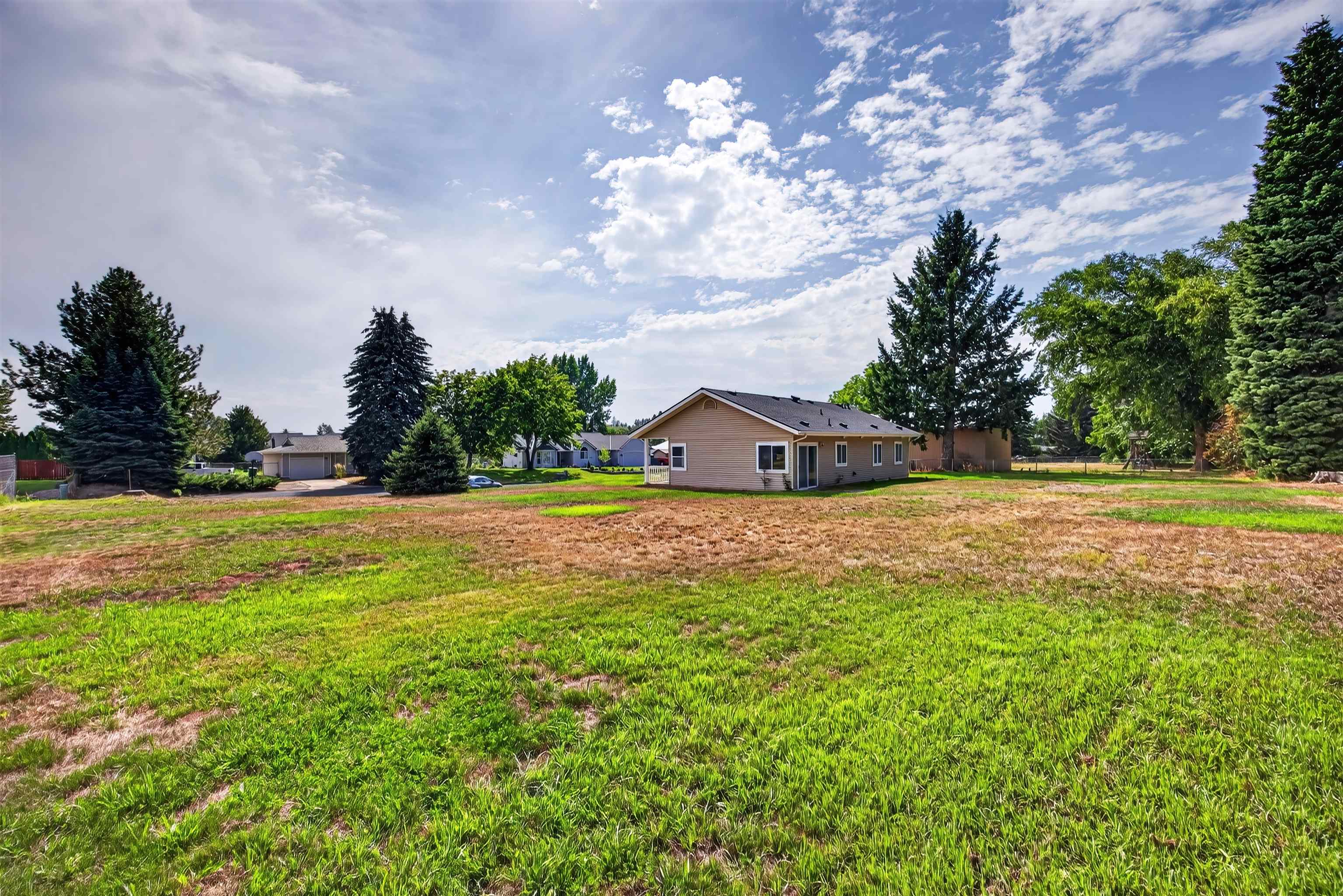 1517 E Third St - Photo 36