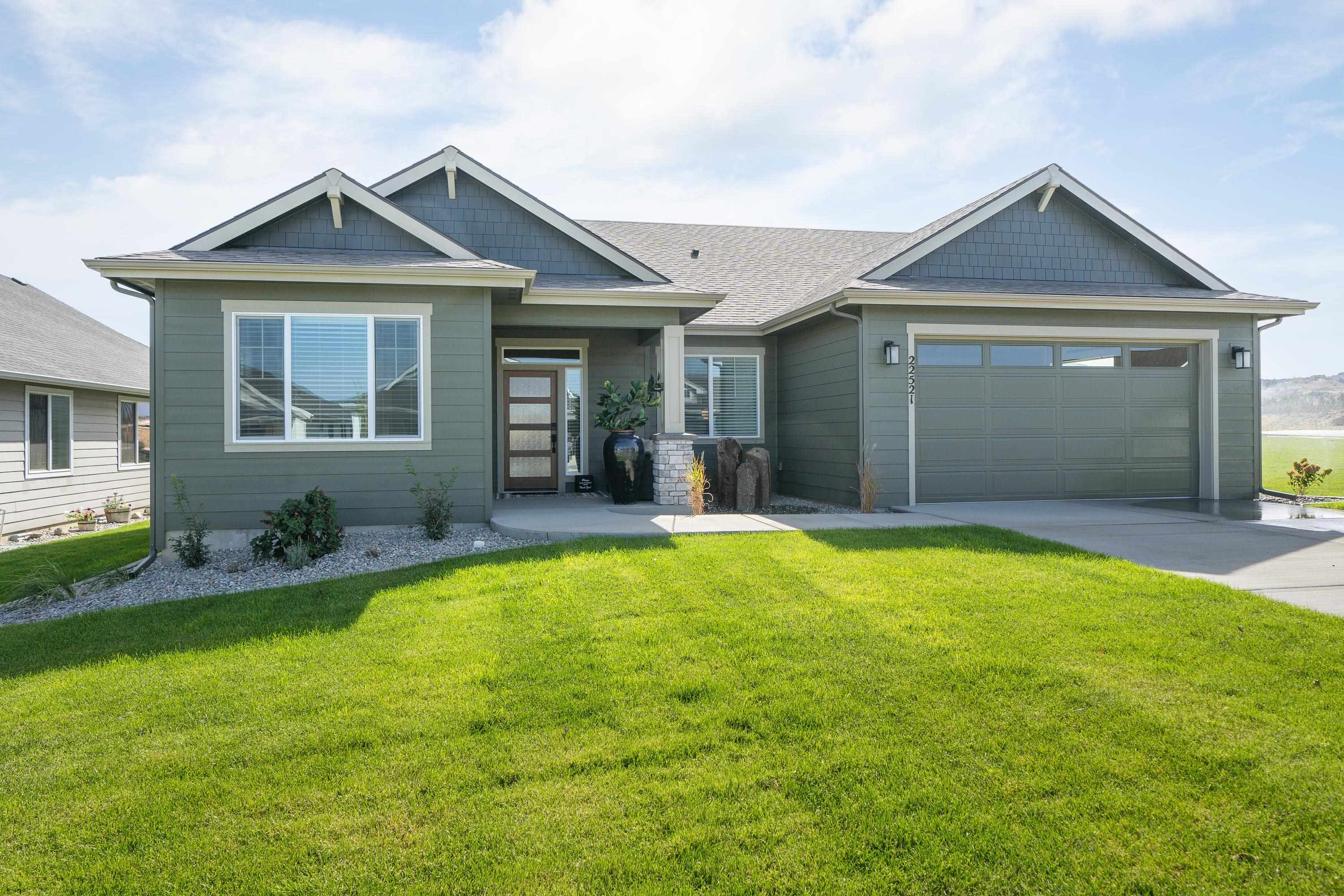 2546 E Plath Ave - Photo 1