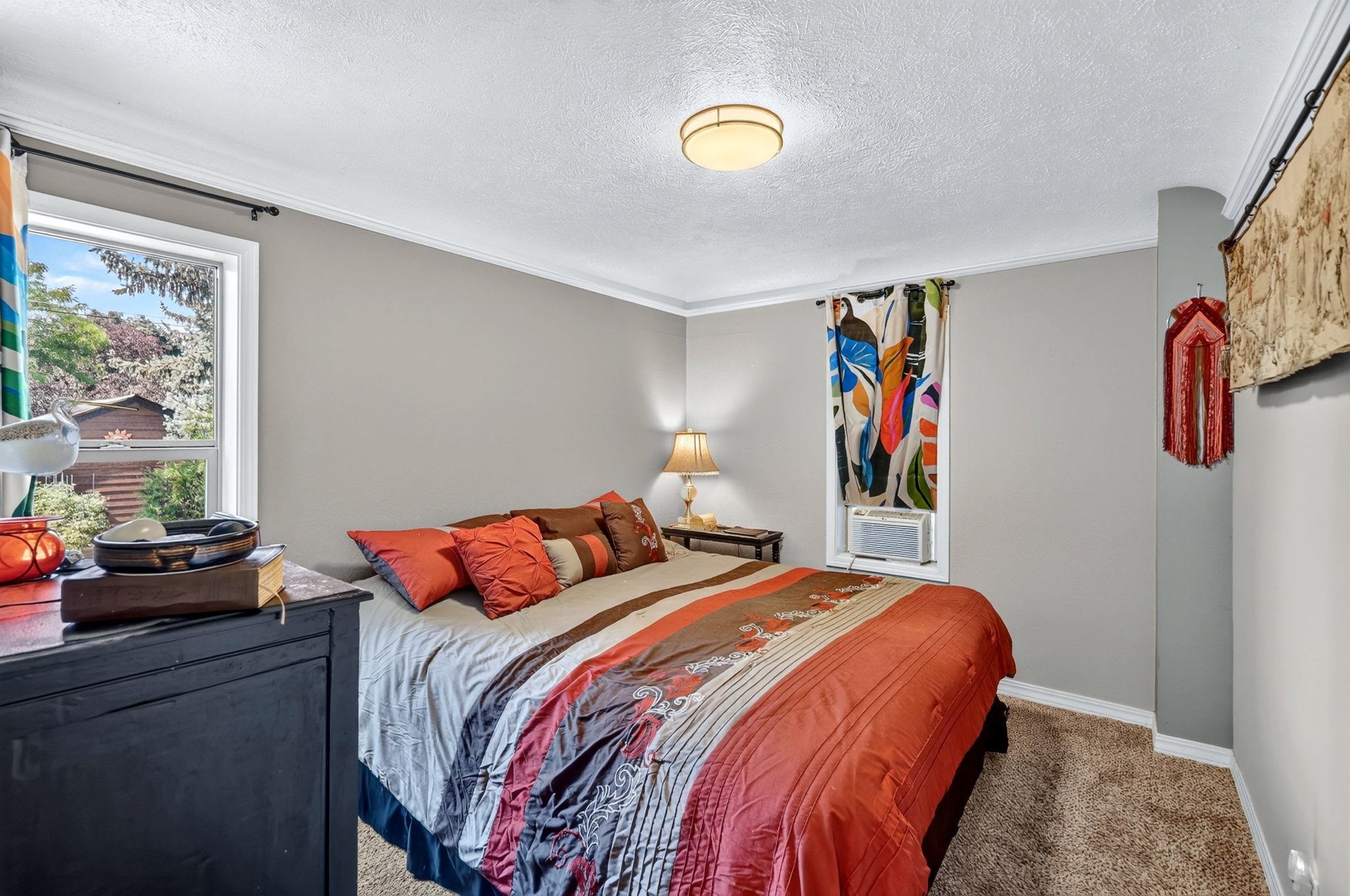 2811 N Crestline St - Photo 12
