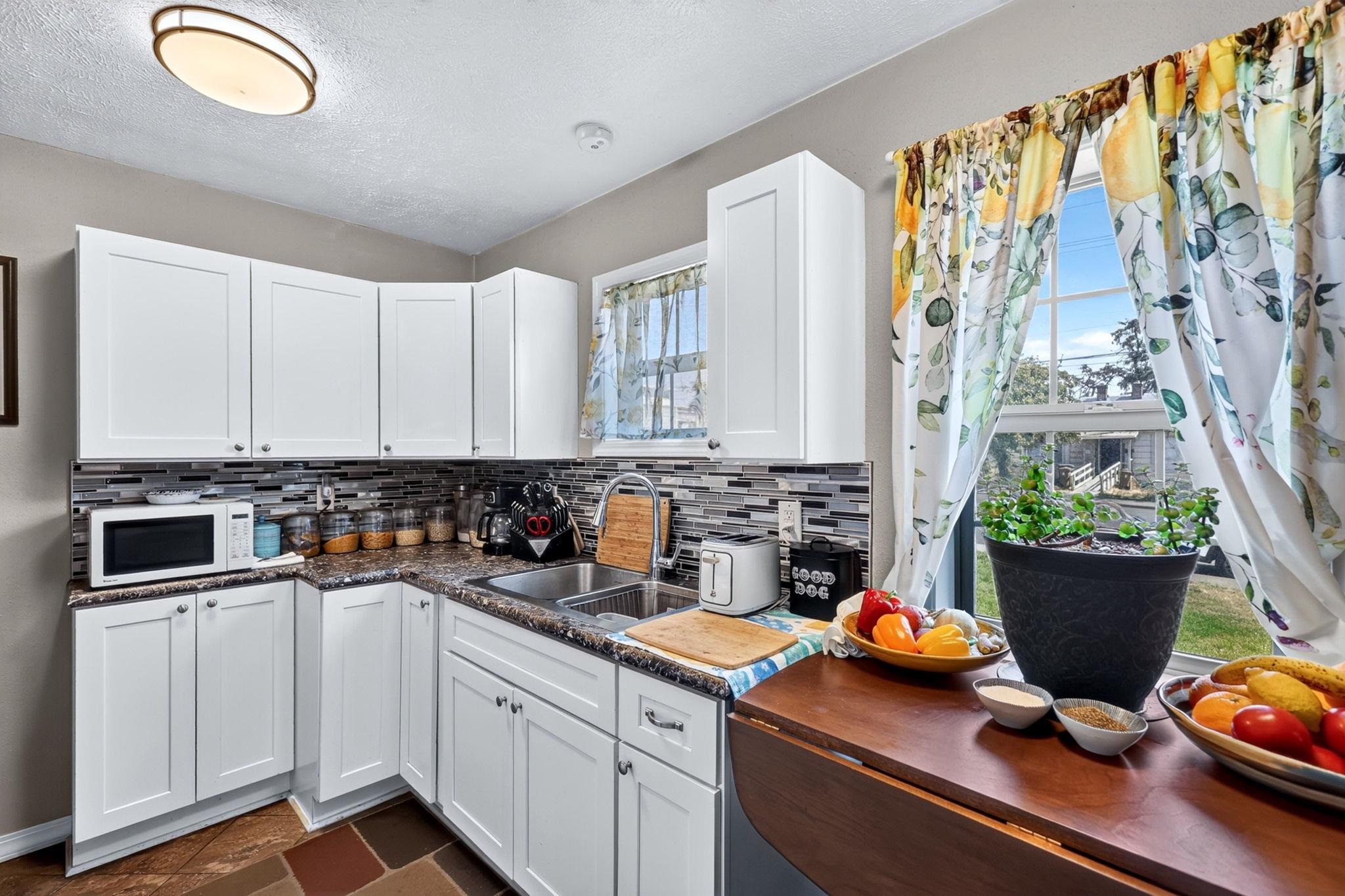 2811 N Crestline St - Photo 8