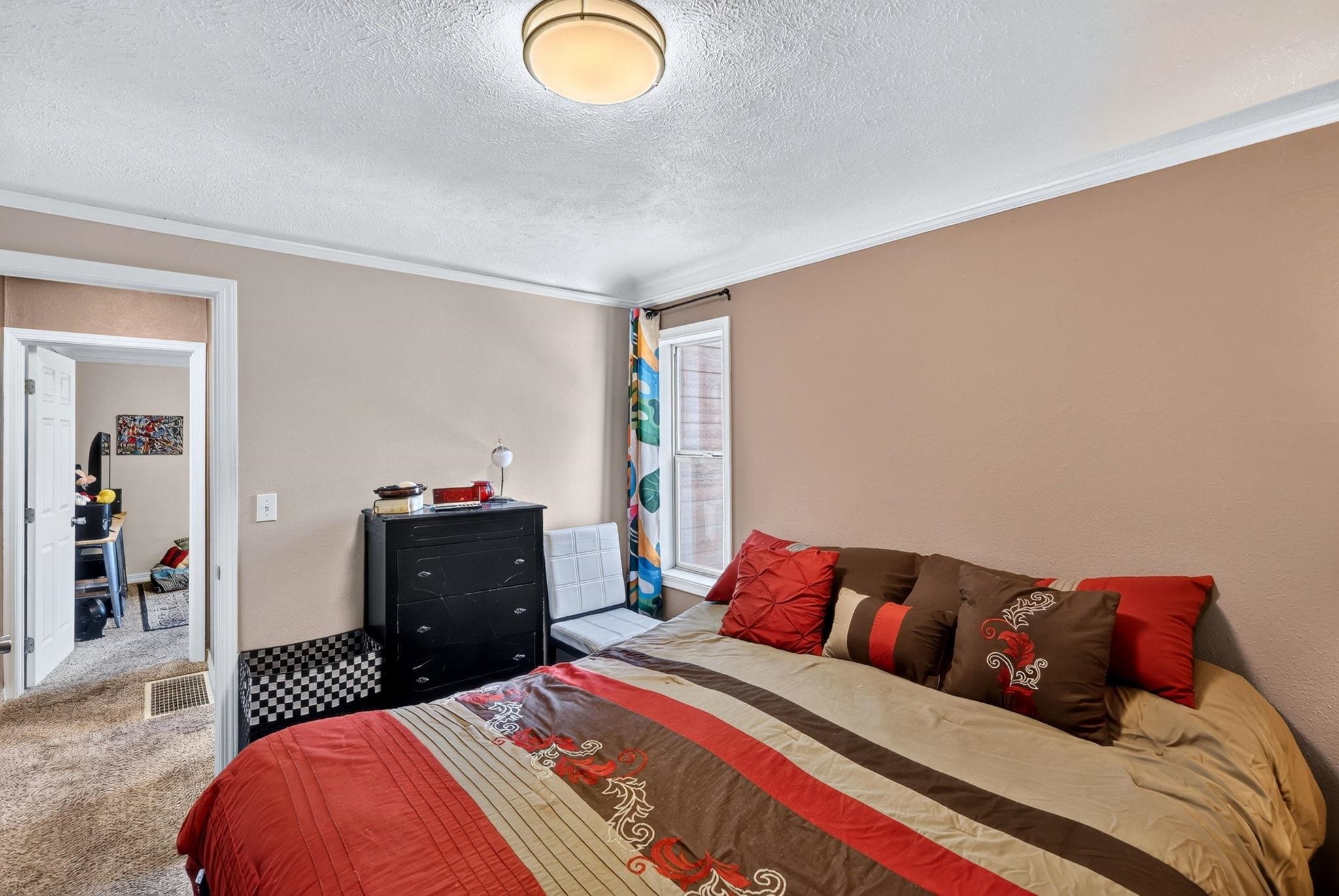 2811 N Crestline St - Photo 14
