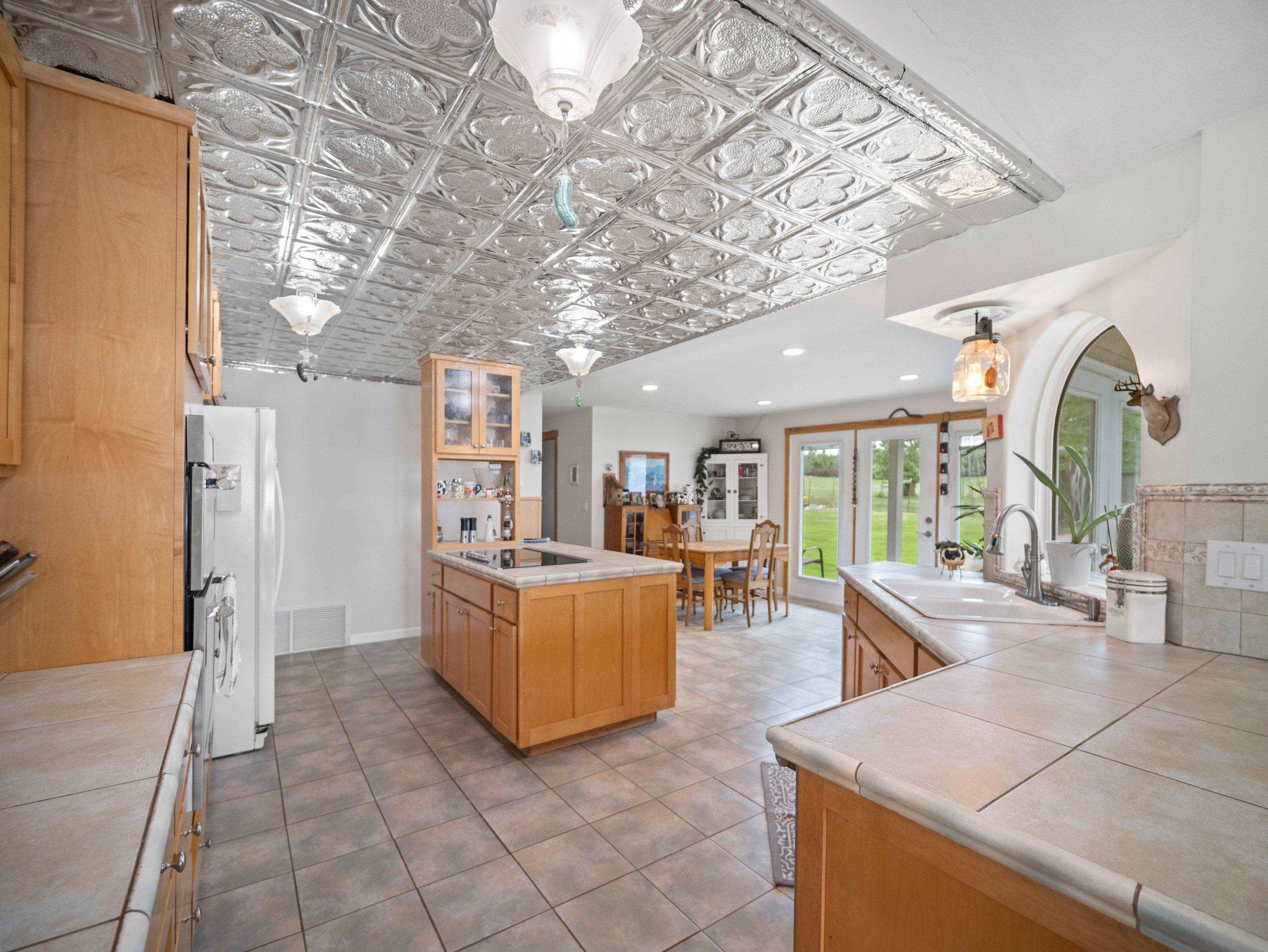 10916 E Rinear Rd - Photo 10