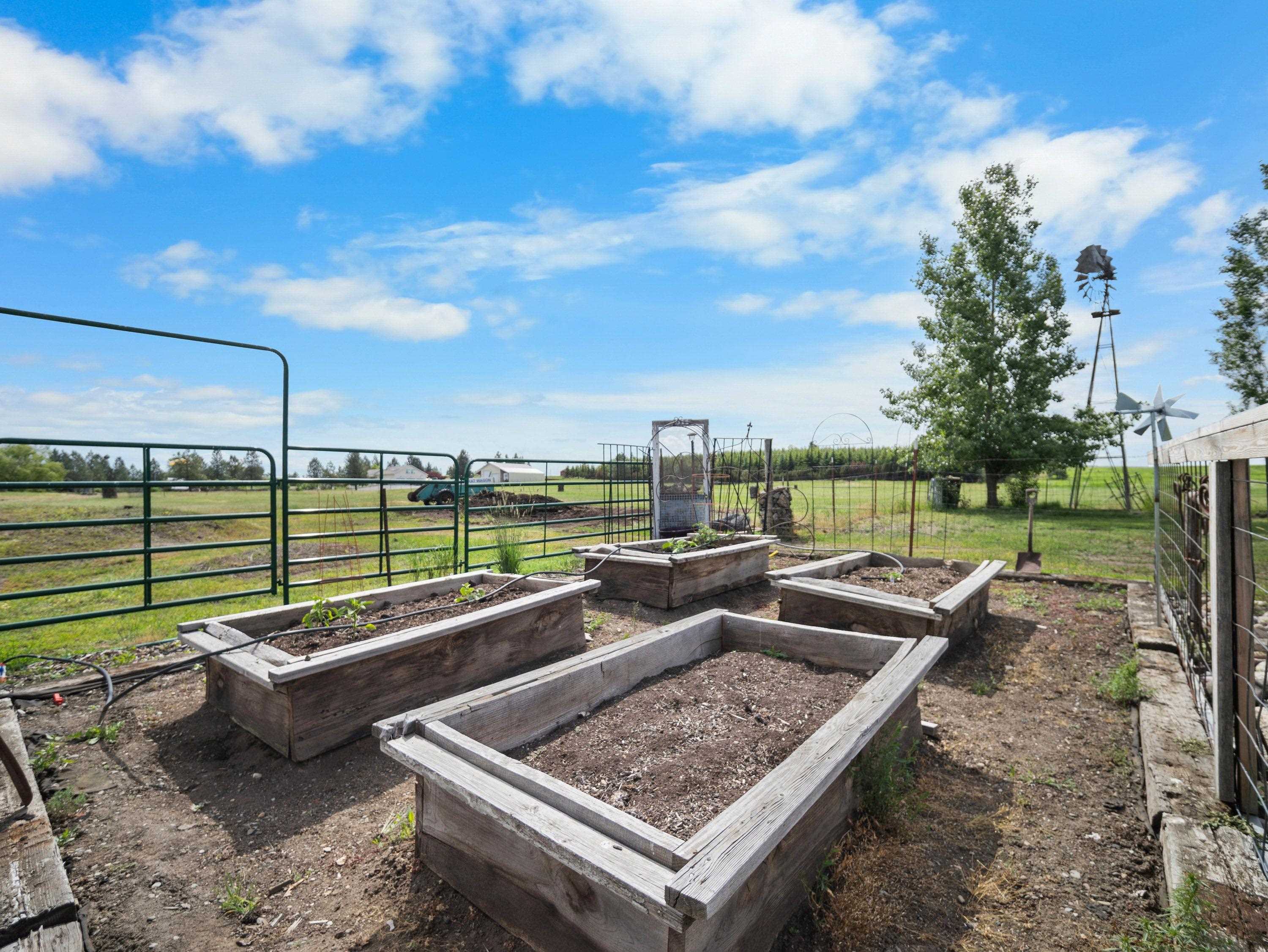 10916 E Rinear Rd - Photo 37