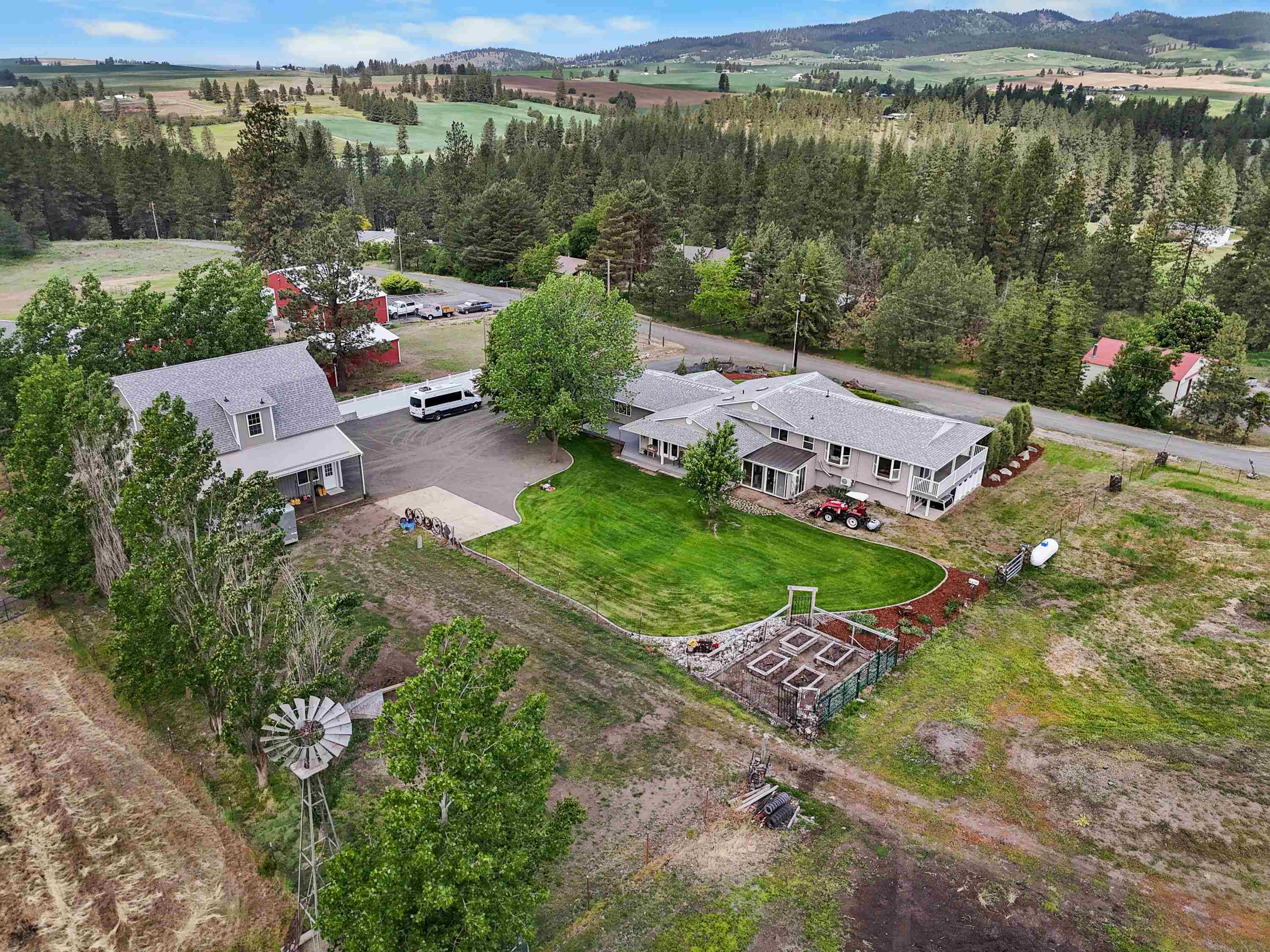 10916 E Rinear Rd - Photo 39