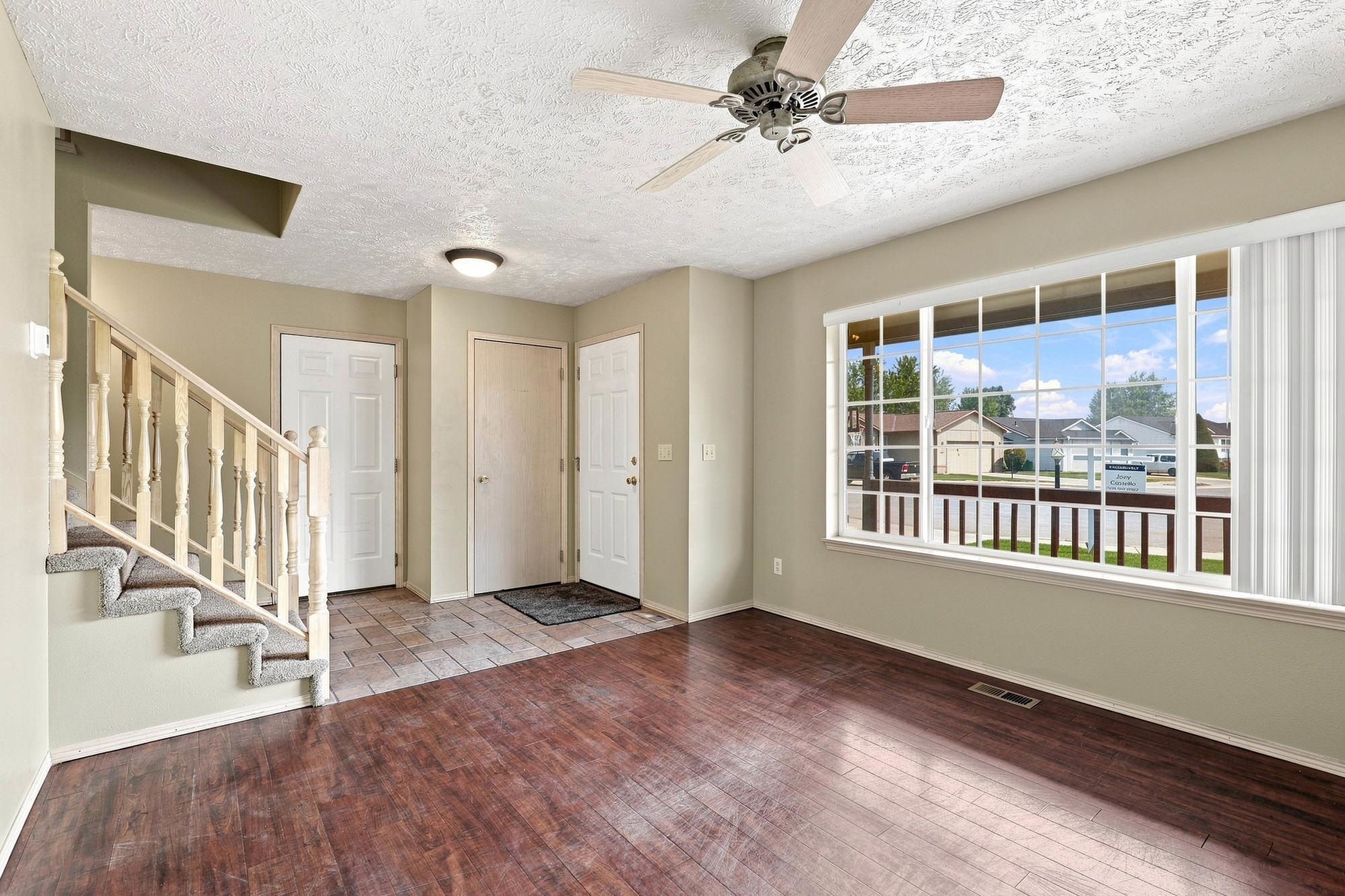 1402 E Houghton Ct - Photo 4