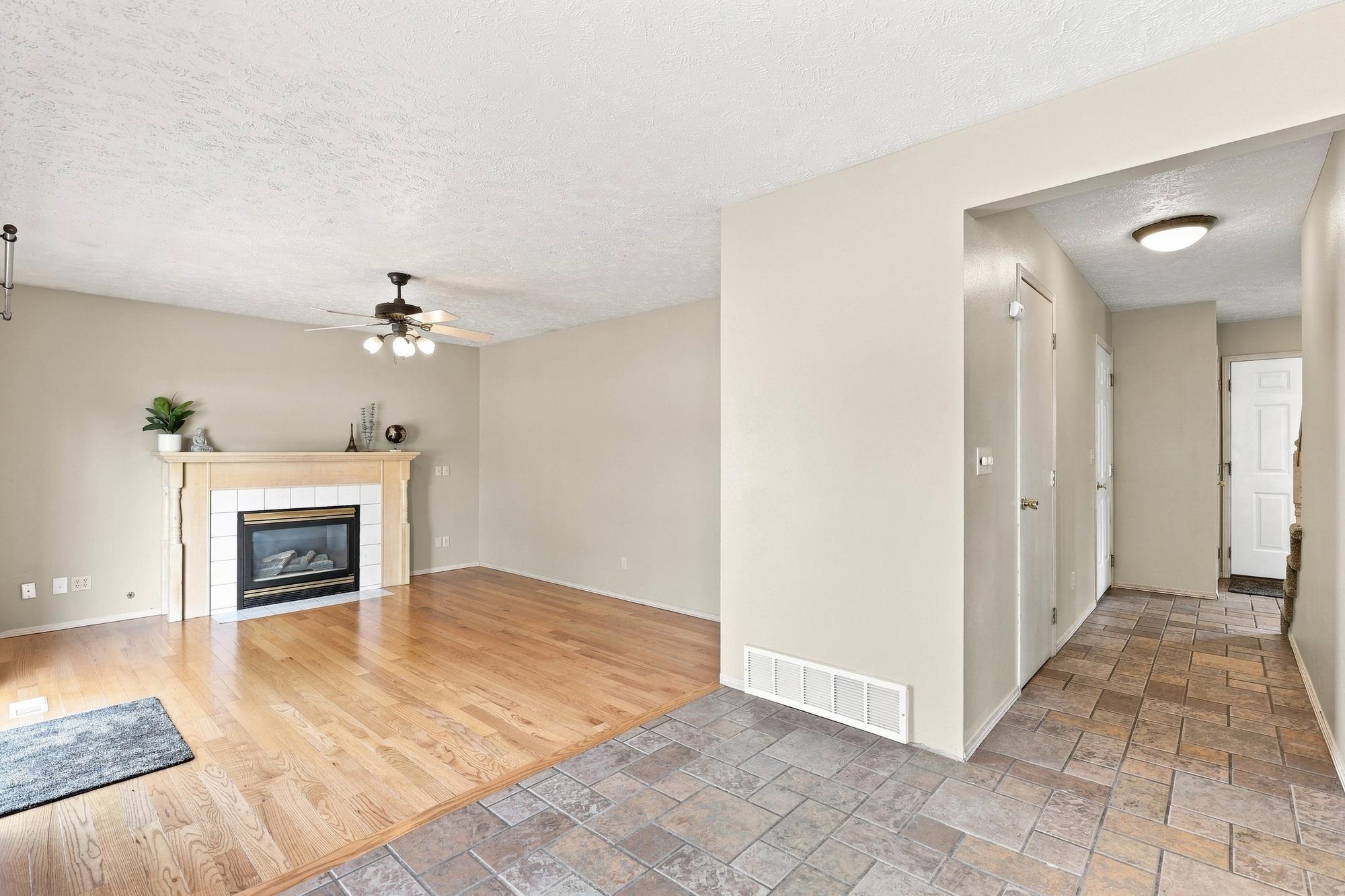 1402 E Houghton Ct - Photo 6