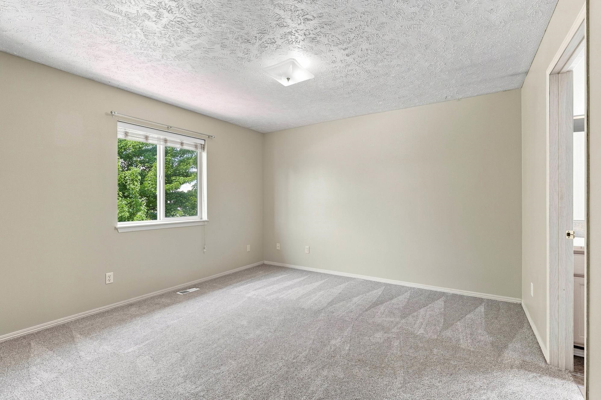 1402 E Houghton Ct - Photo 15