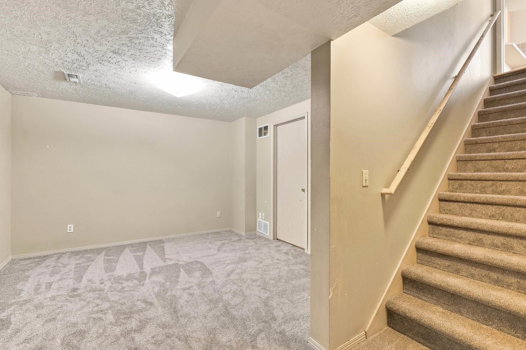 1402 E Houghton Ct - Photo 24