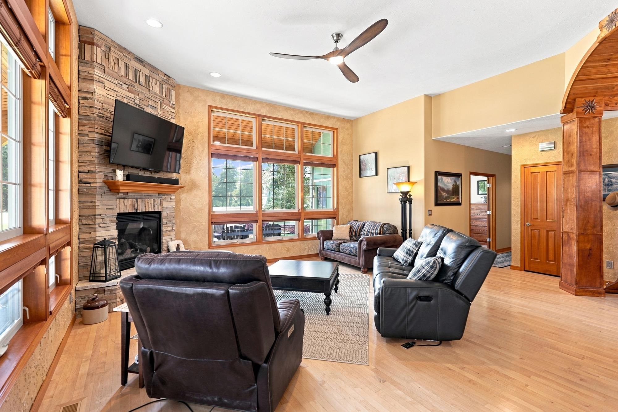 639 Palmer Ln - Photo 5