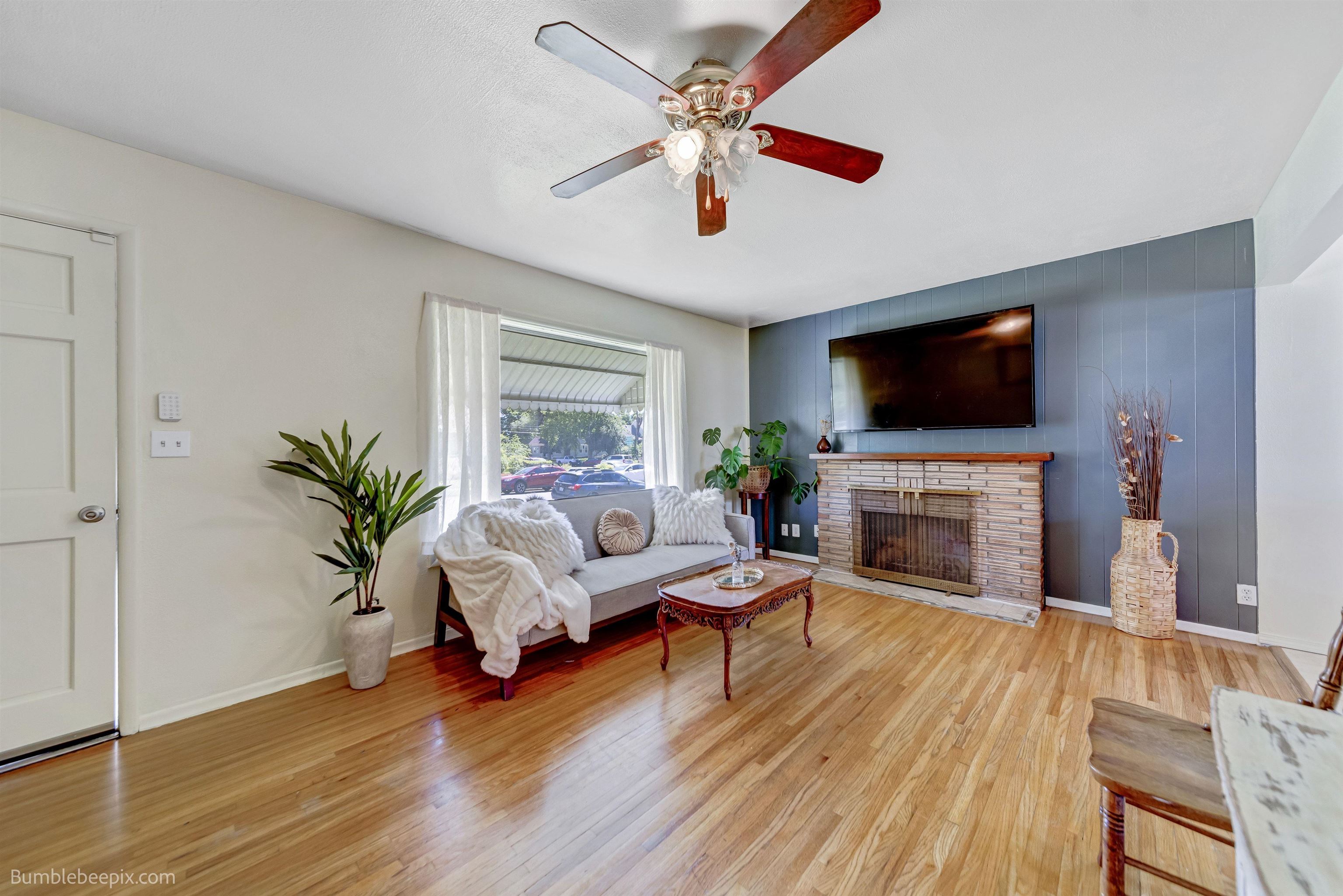 1024 W Cleveland Ave - Photo 2
