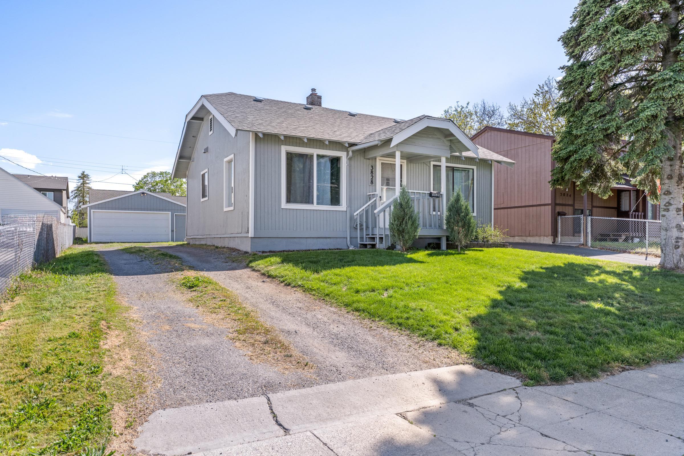 3828 E 26th Ave - Photo 2