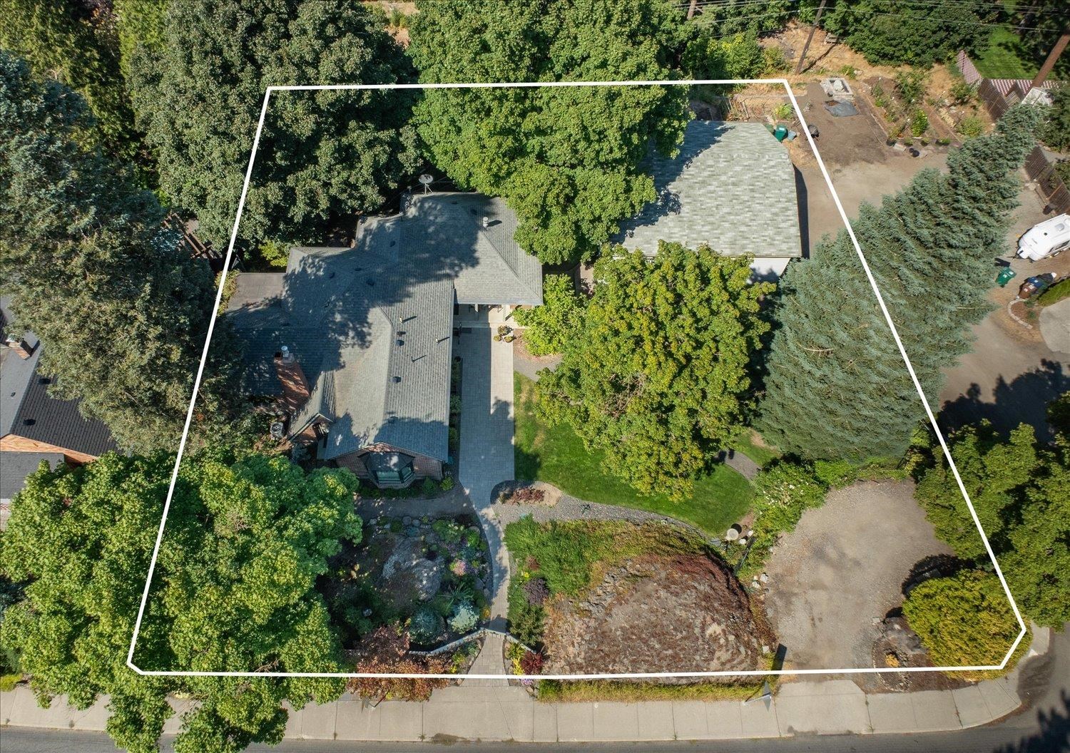 1421 E 18th Ave - Photo 6