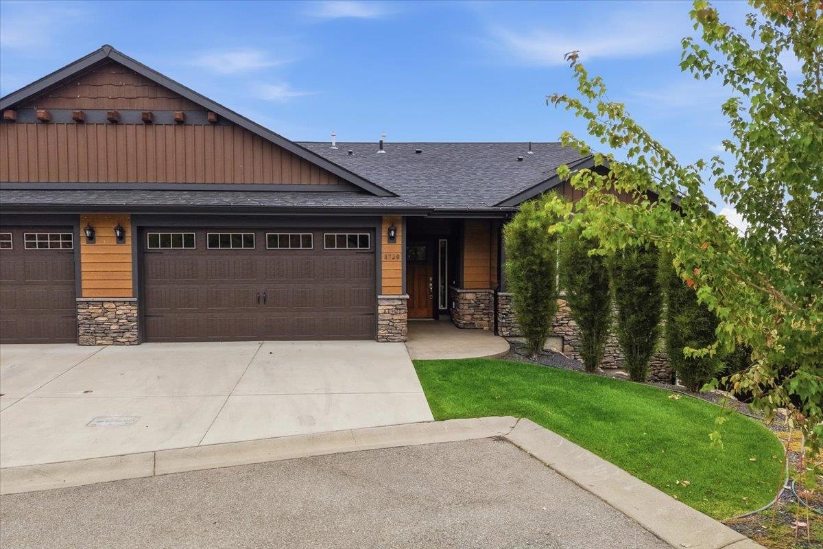 8920 E Woodside Ln - Photo 1