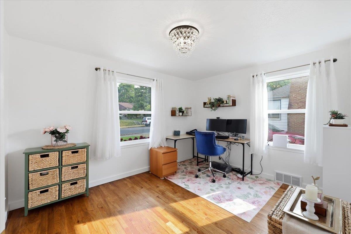 2727 W Hoffman Ave - Photo 16