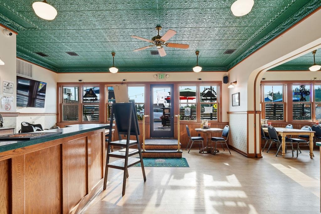 324 4th St - Photo 10