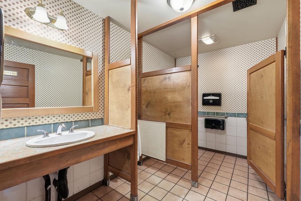324 4th St - Photo 40