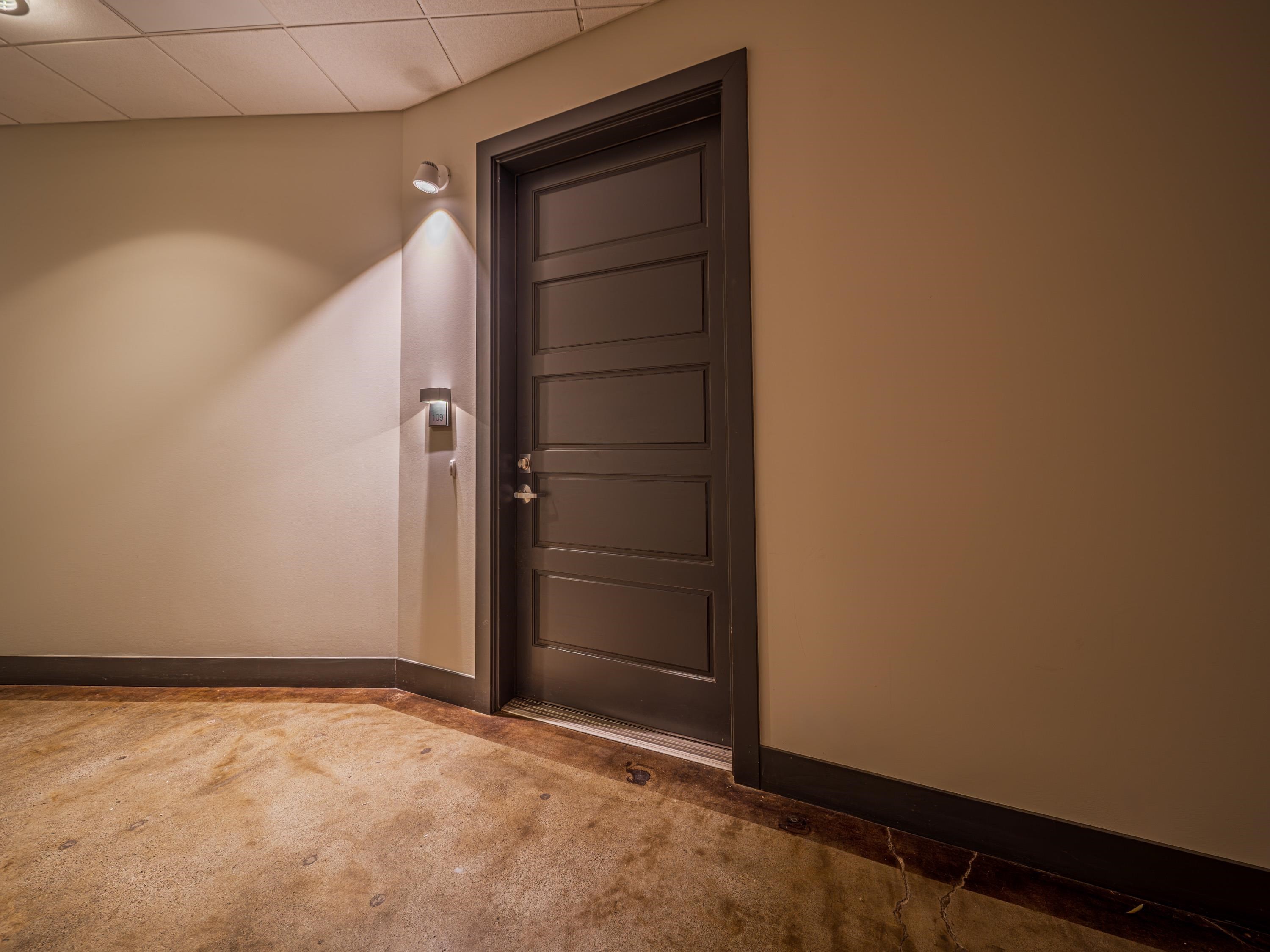 629 N Iron Ct - Photo 2