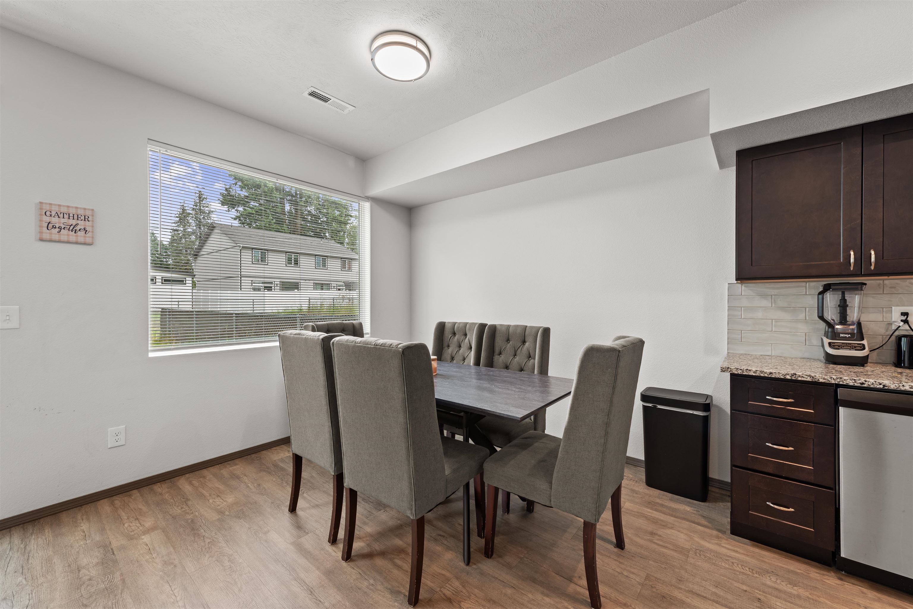 419 E E St - Photo 11