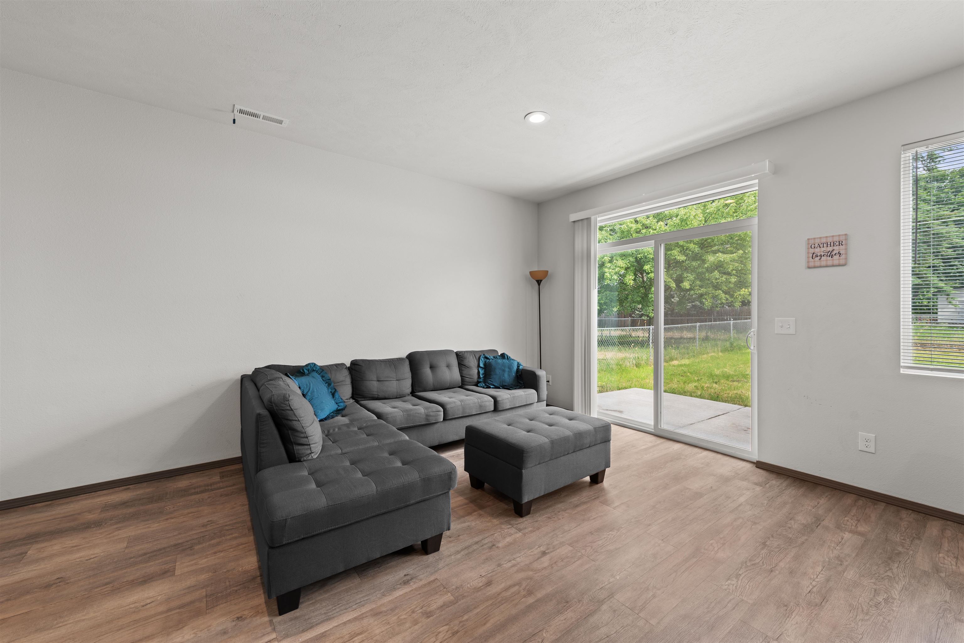 419 E E St - Photo 12