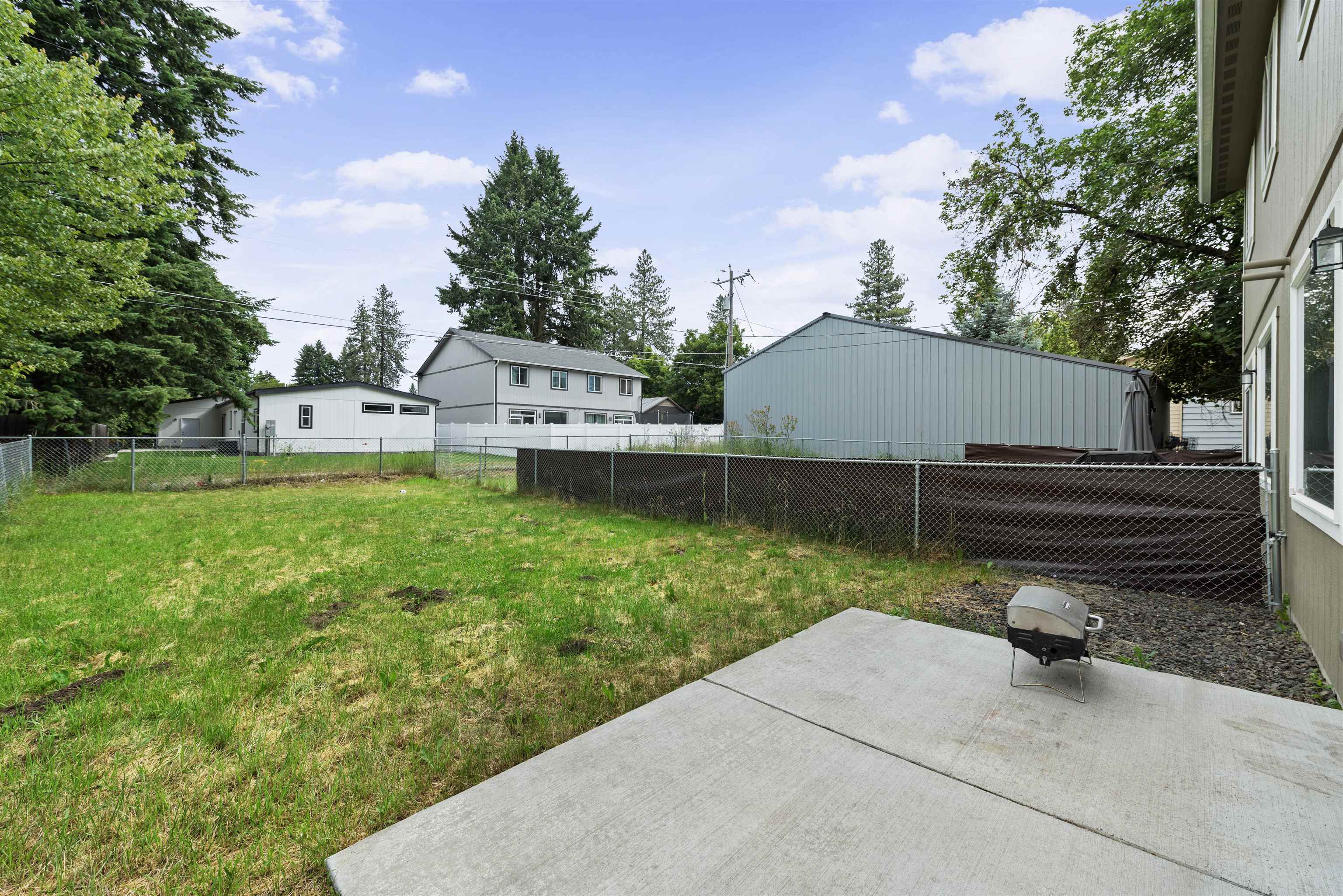 419 E E St - Photo 13