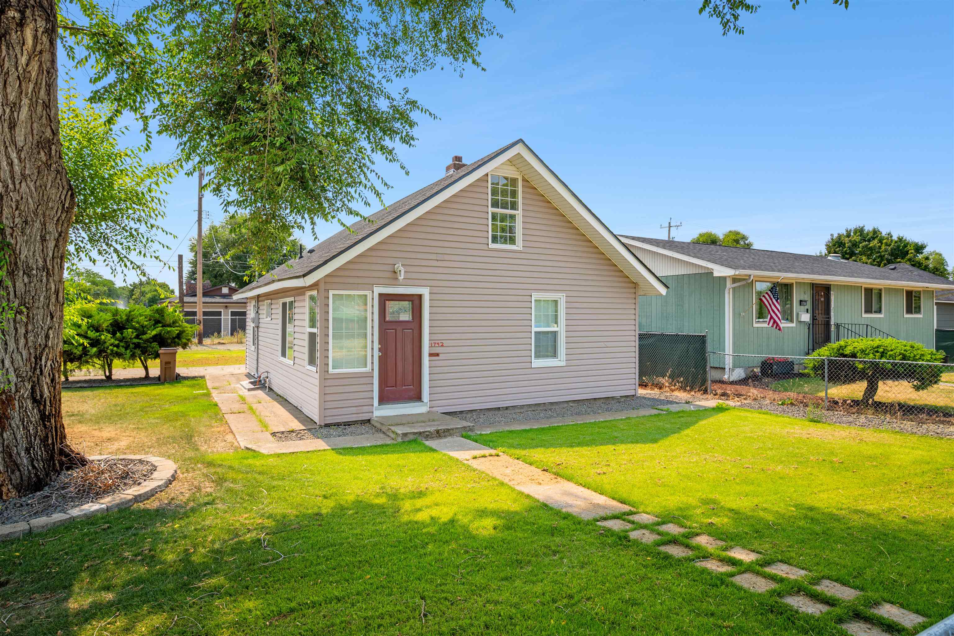 1742 E Sanson Ave - Photo 1