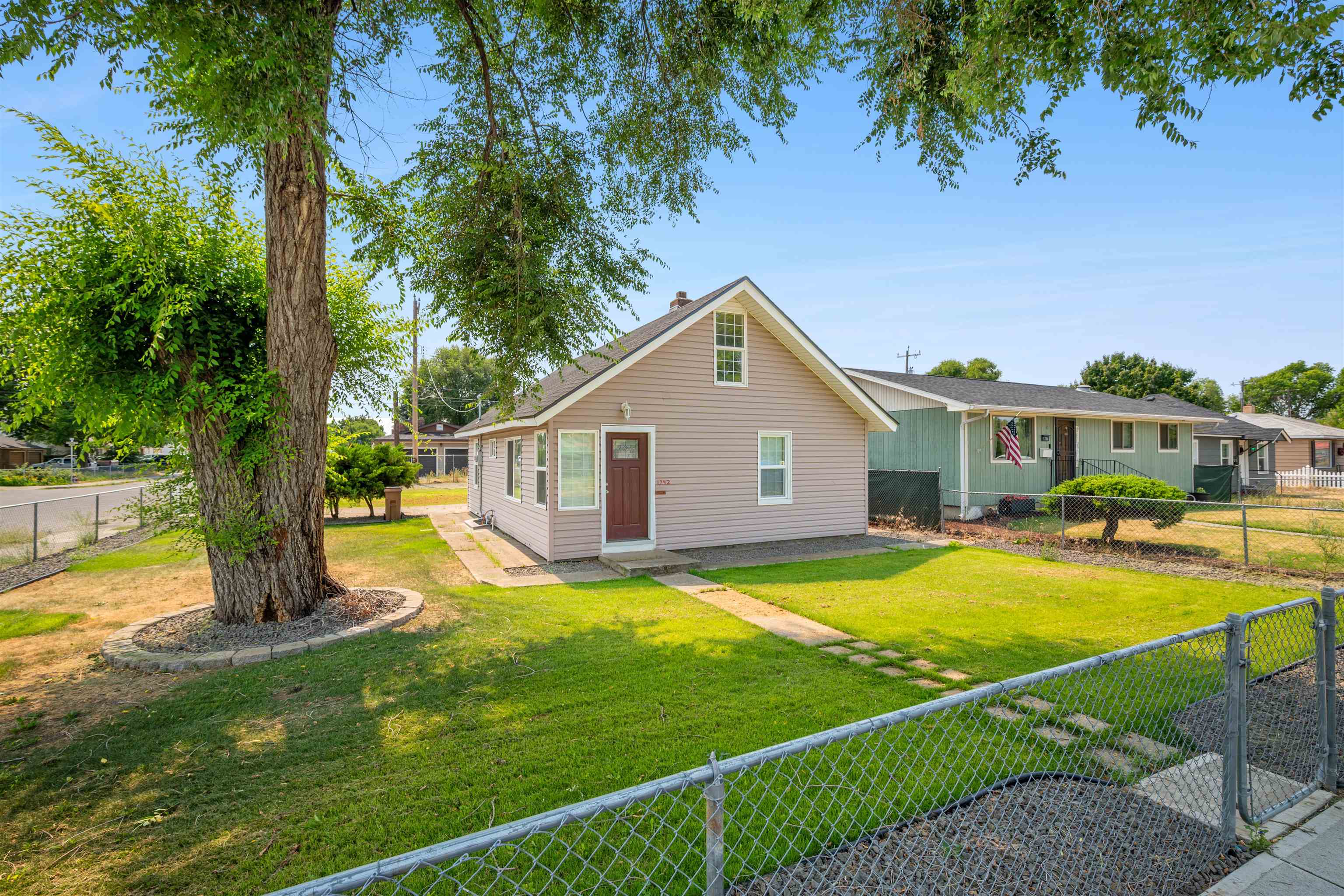 1742 E Sanson Ave - Photo 5