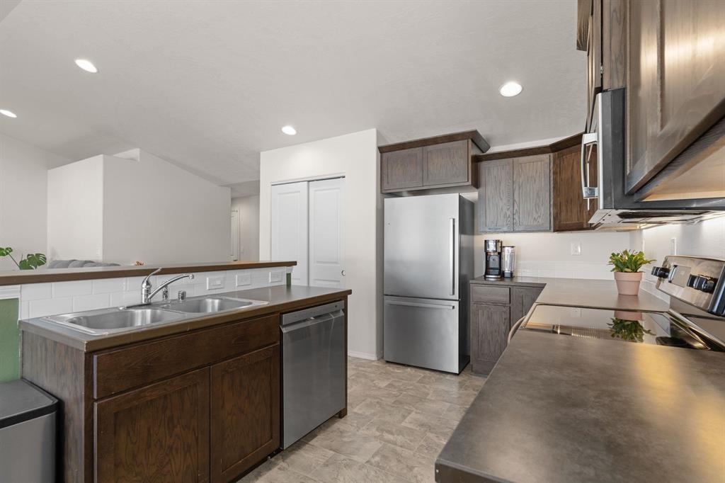 4505 N McCabe Ln - Photo 2