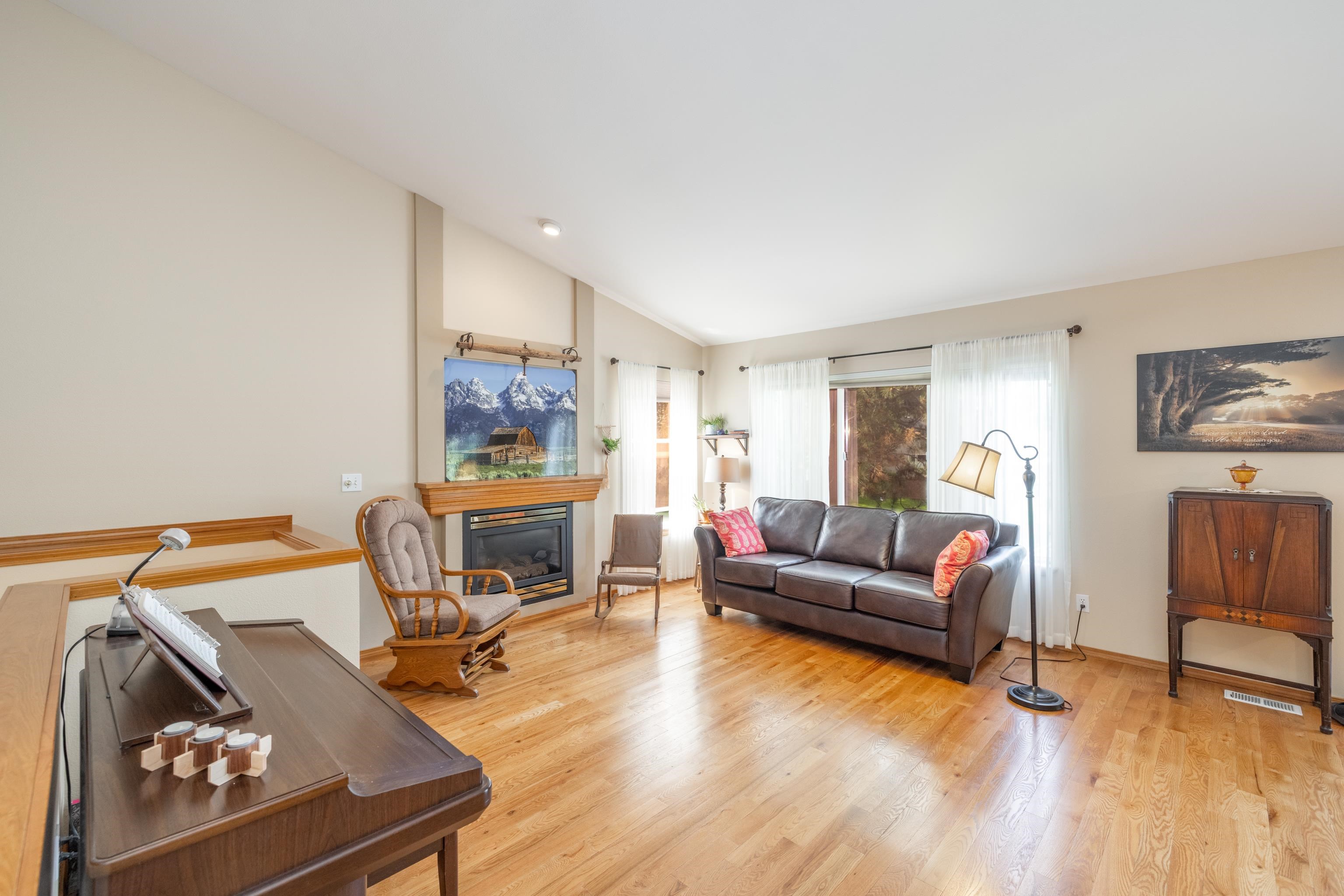 3918 S Rebecca Ln - Photo 3