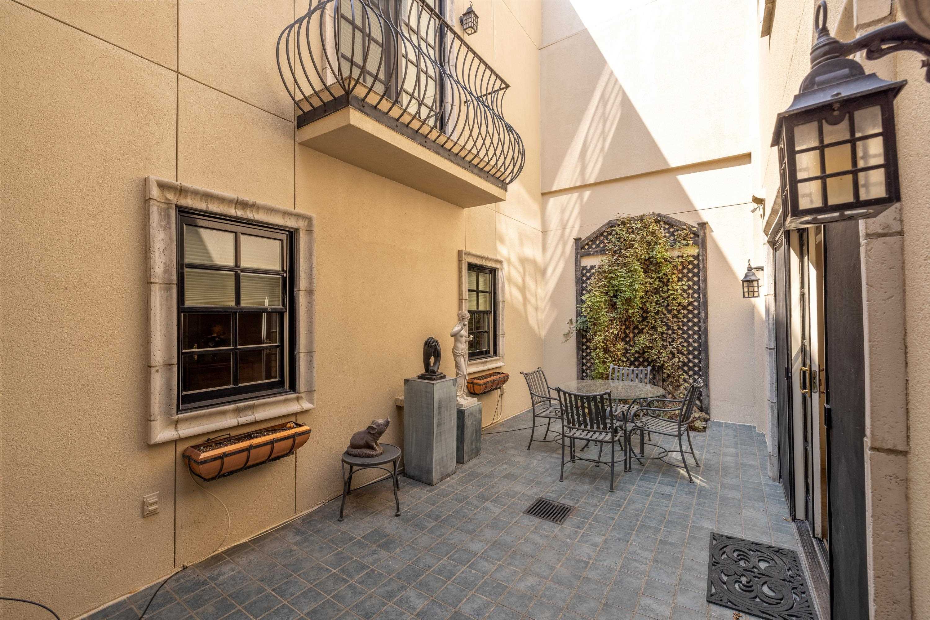 1223 W Riverside Ave - Photo 18