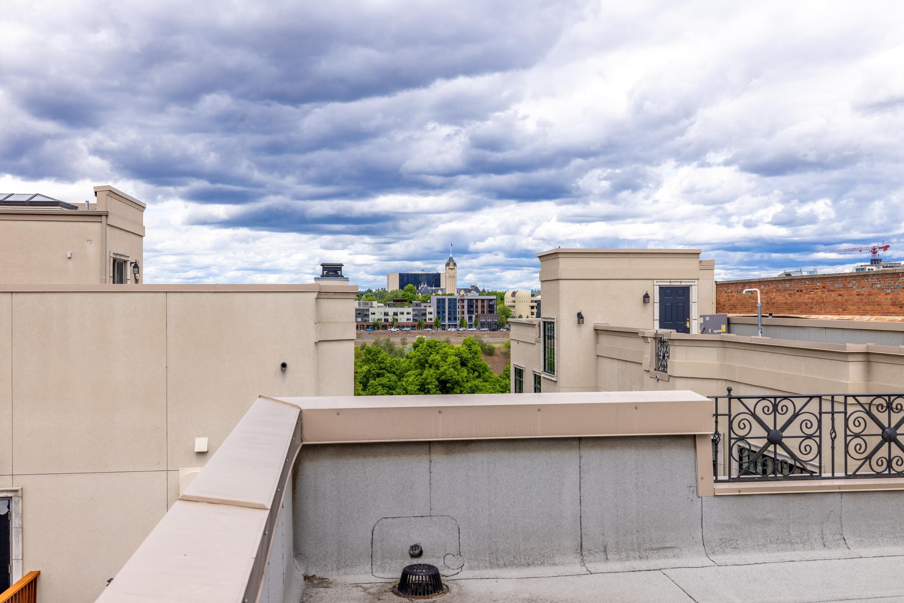 1223 W Riverside Ave - Photo 43