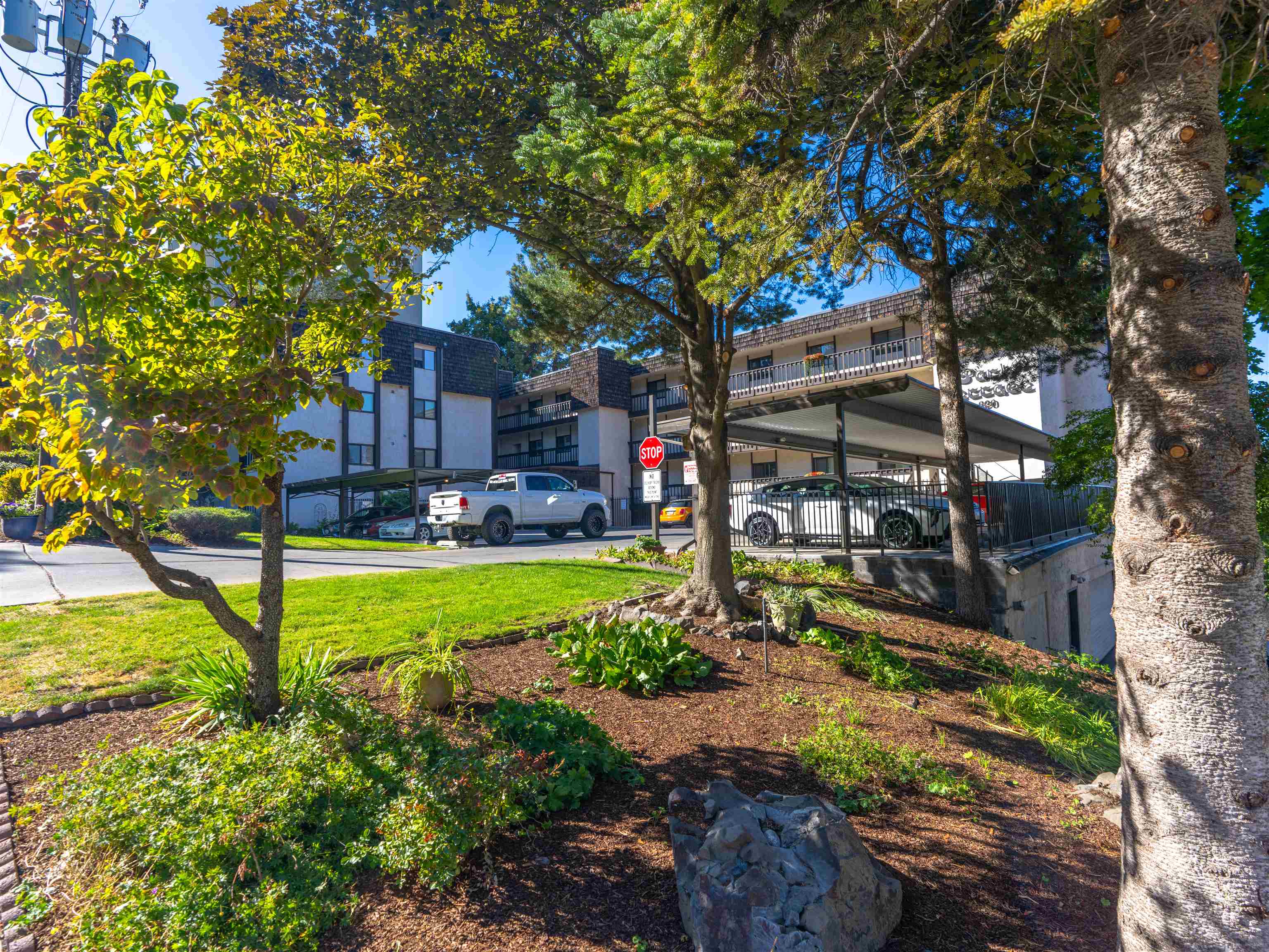 620 W 7th Ave - Photo 3