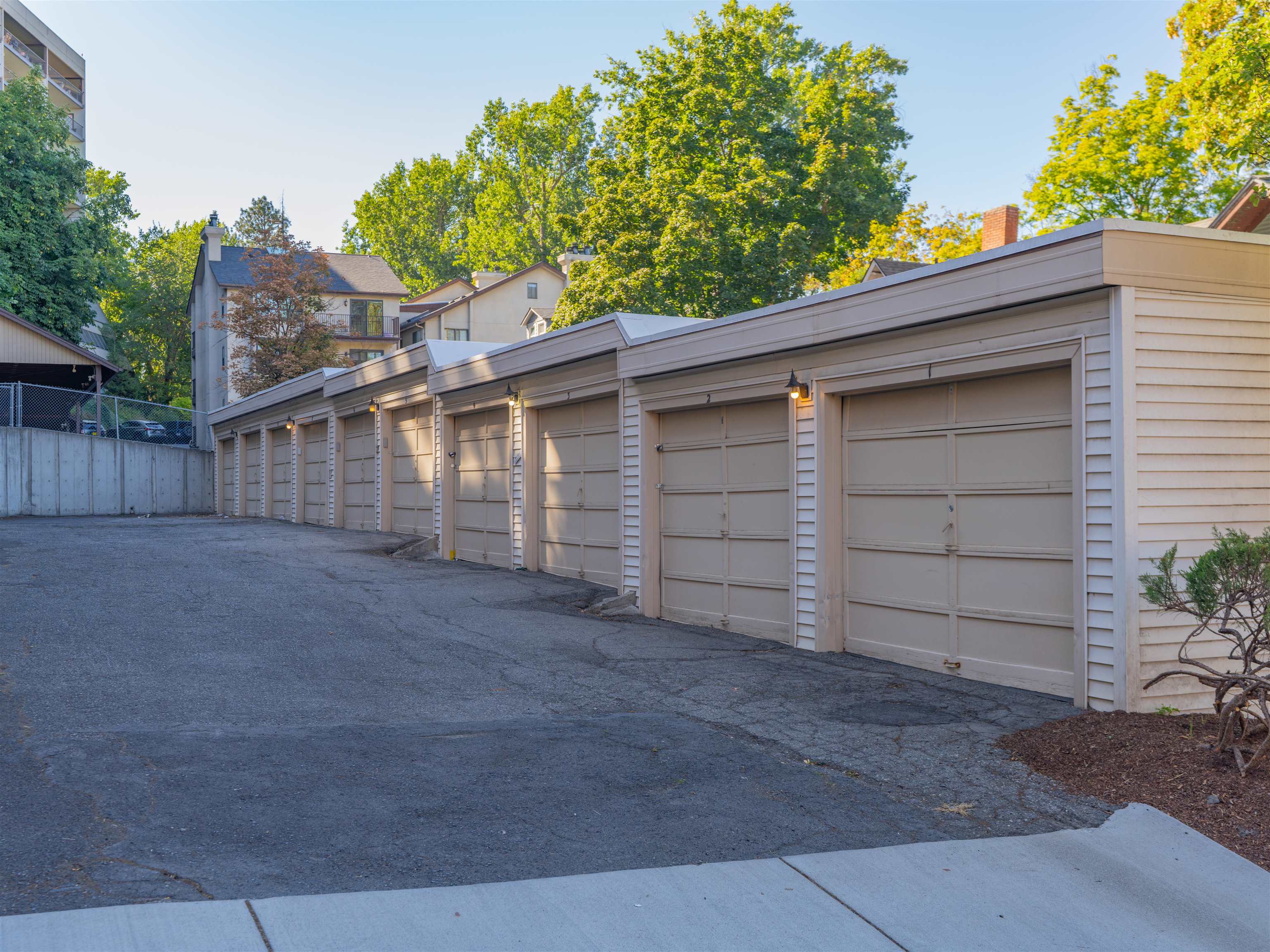 620 W 7th Ave - Photo 4