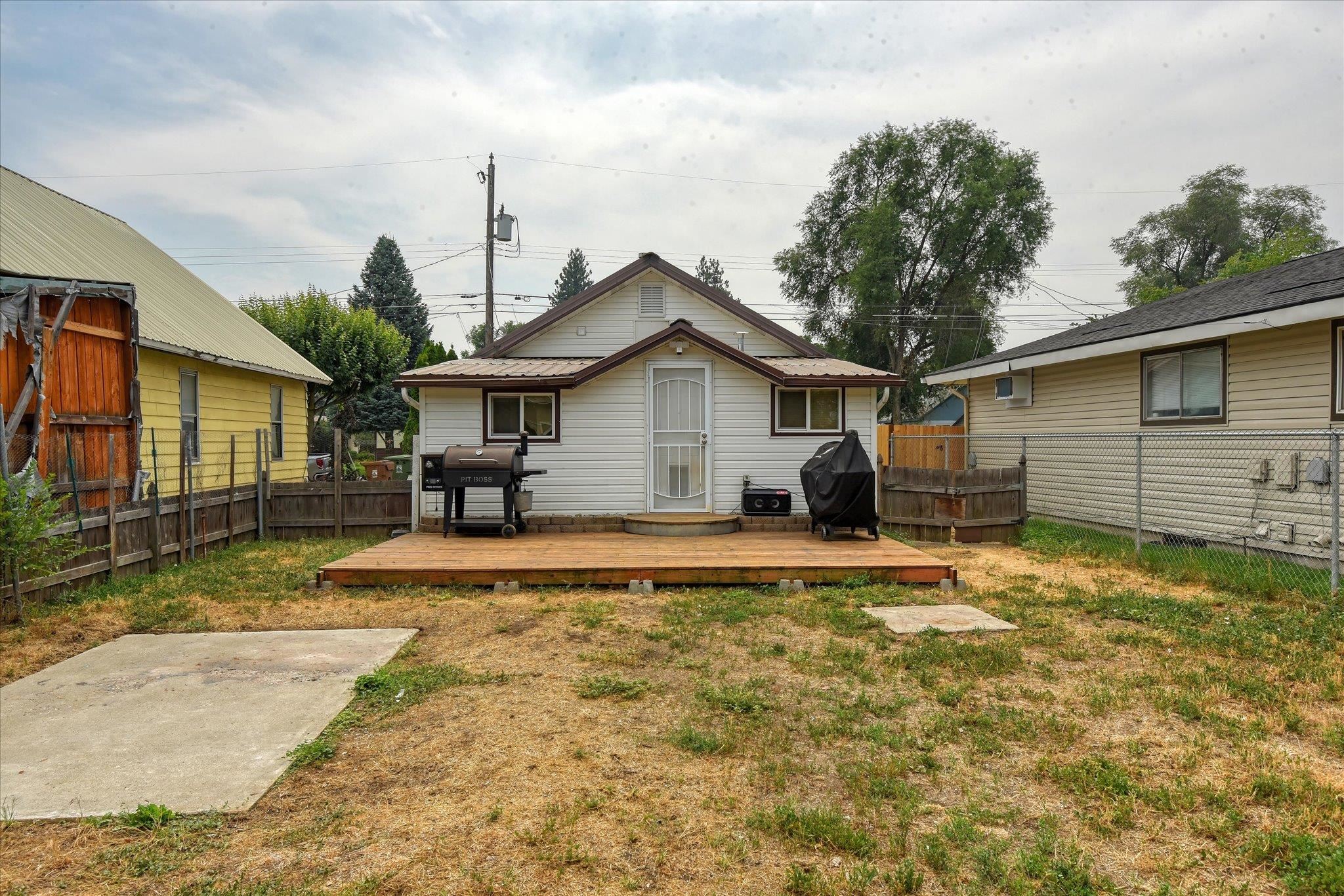823 E North Ave - Photo 22