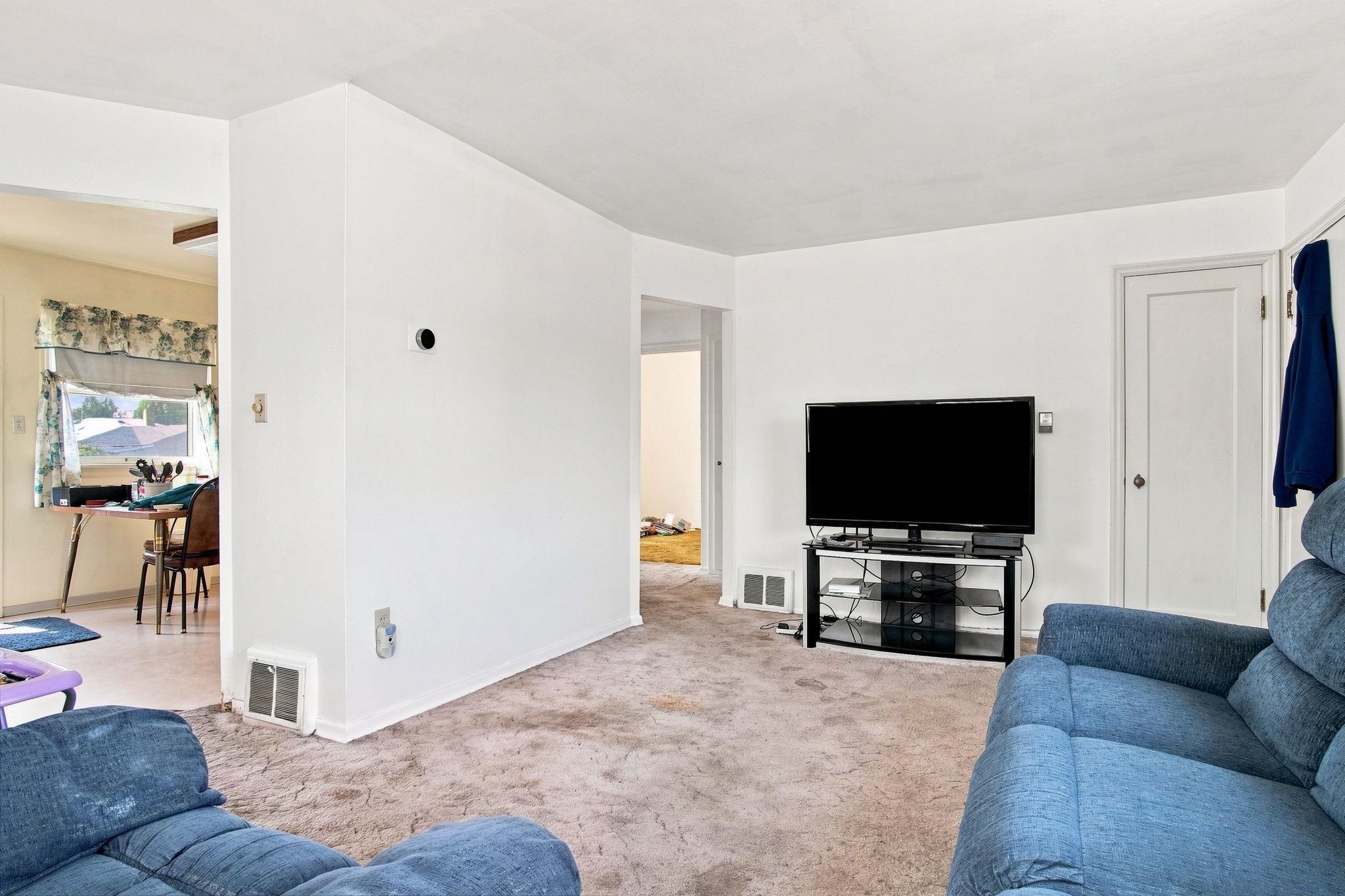 2710 E Hoffman Ave - Photo 6