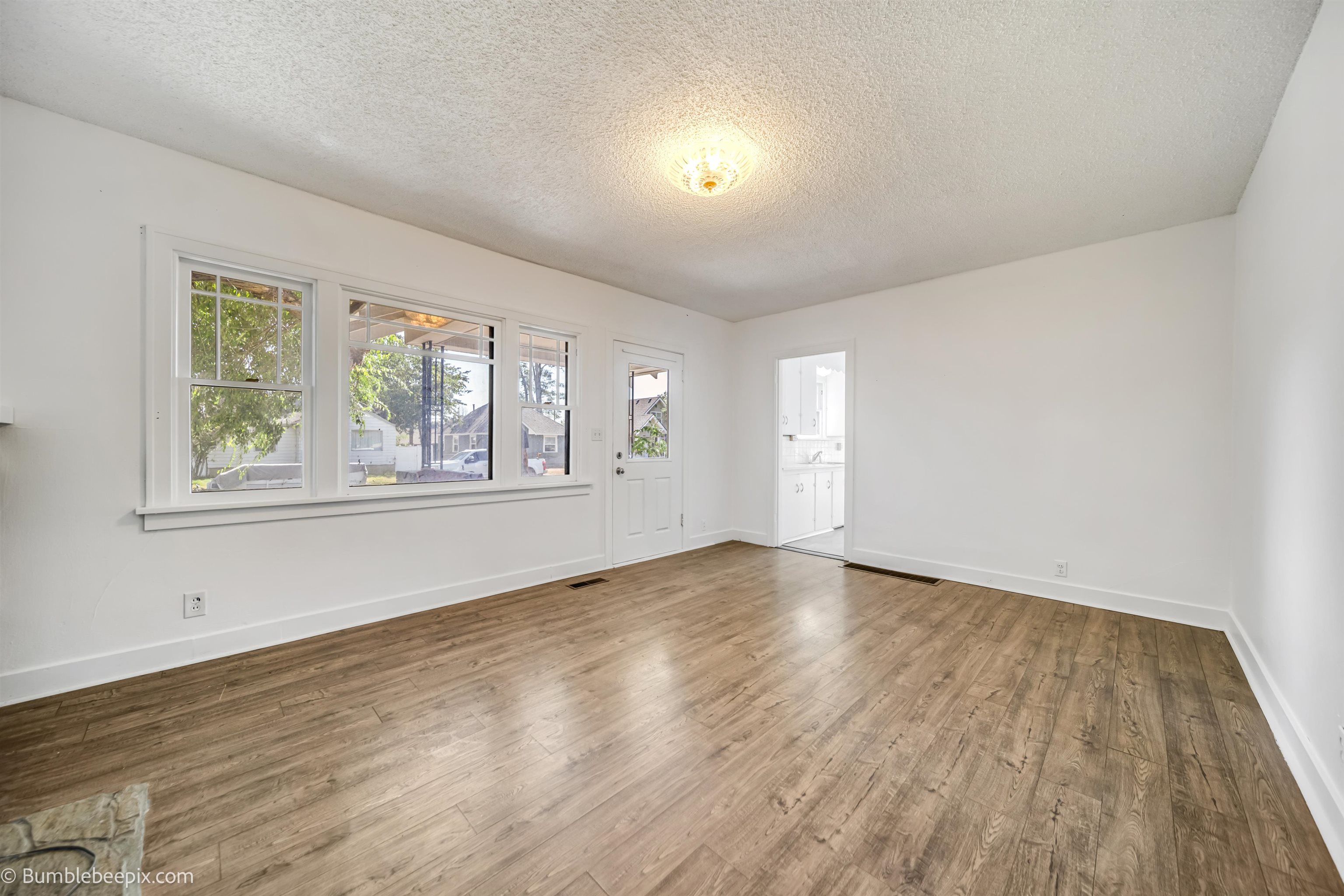 511 E Wabash Ave - Photo 4