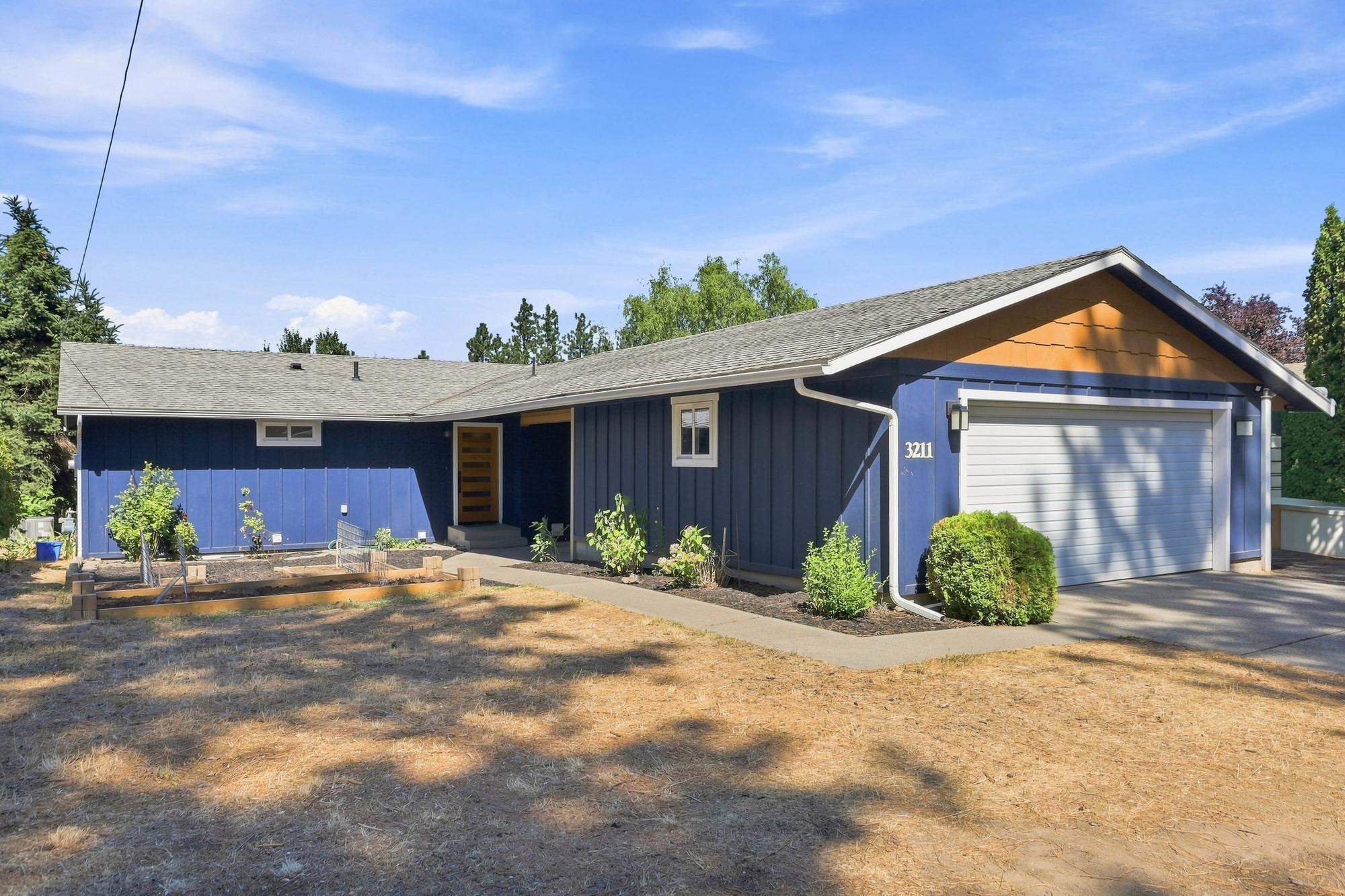 3211 E 11th Ave - Photo 1
