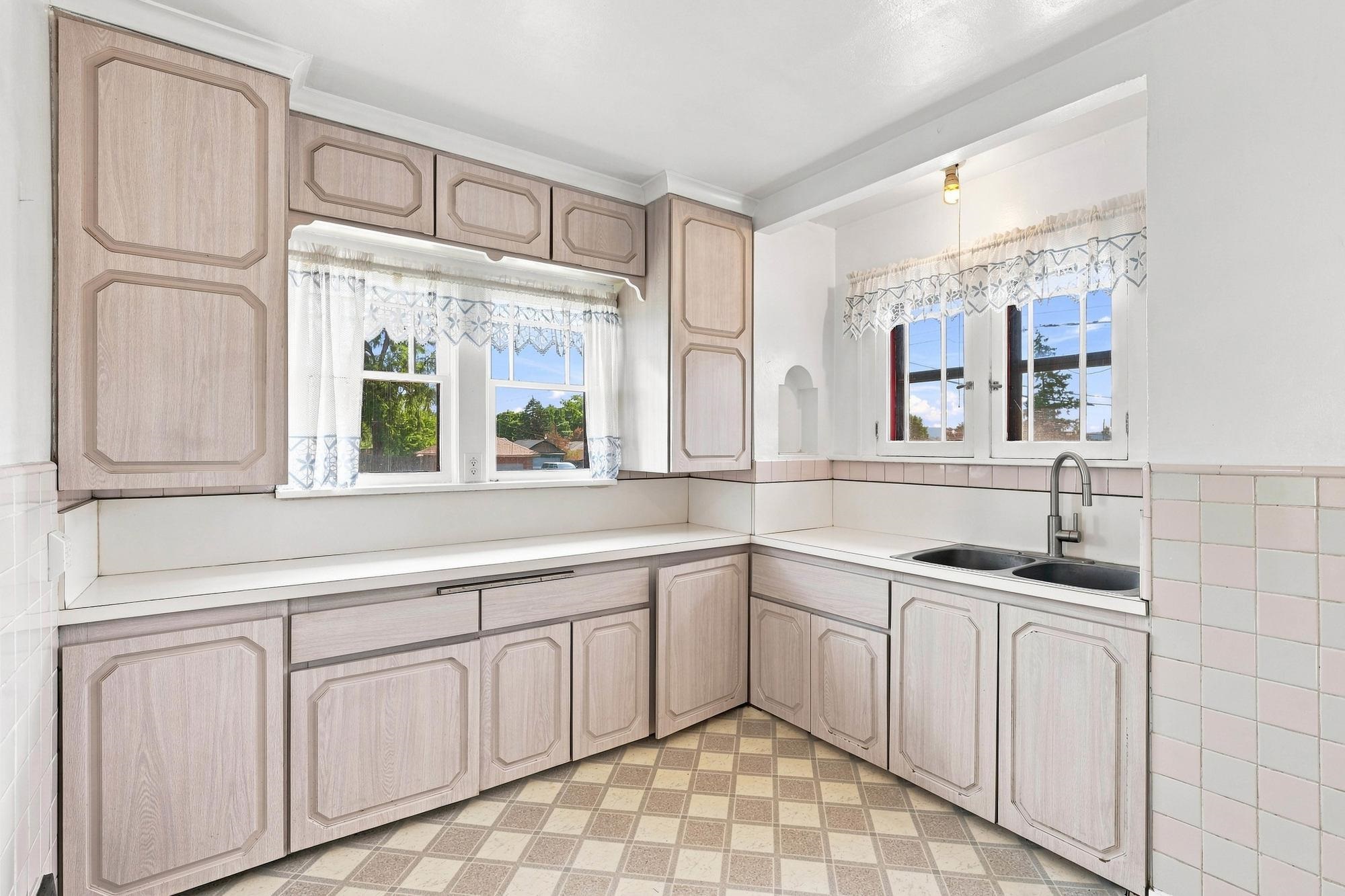 228 E GLASS Ave - Photo 8