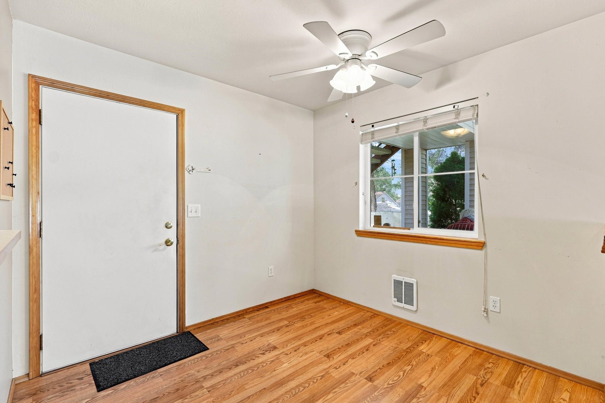 9920 E 16th Ave - Photo 4