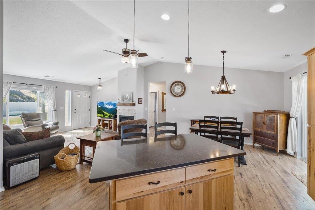 18427 E Selkirk Estates Rd - Photo 12