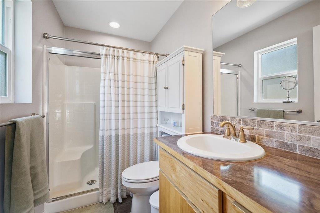 18427 E Selkirk Estates Rd - Photo 15