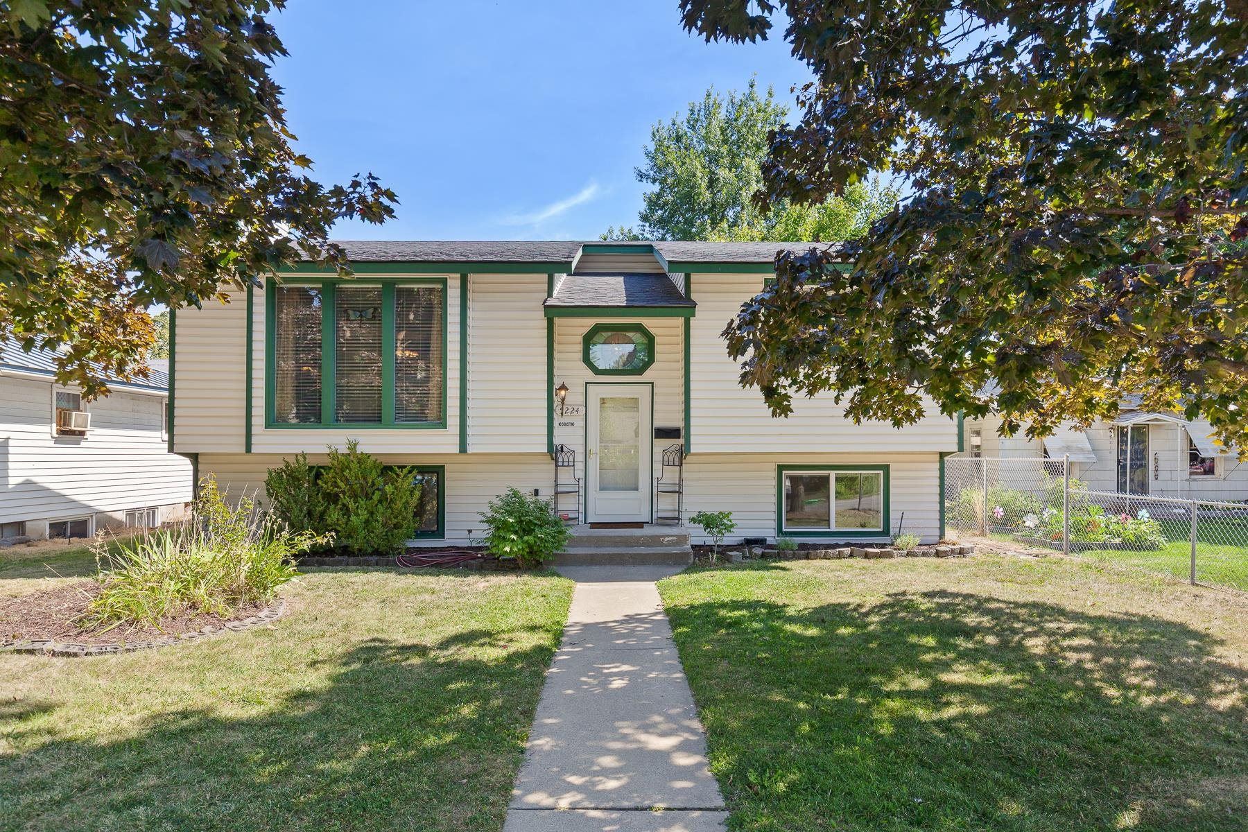 5224 N Jefferson St - Photo 1