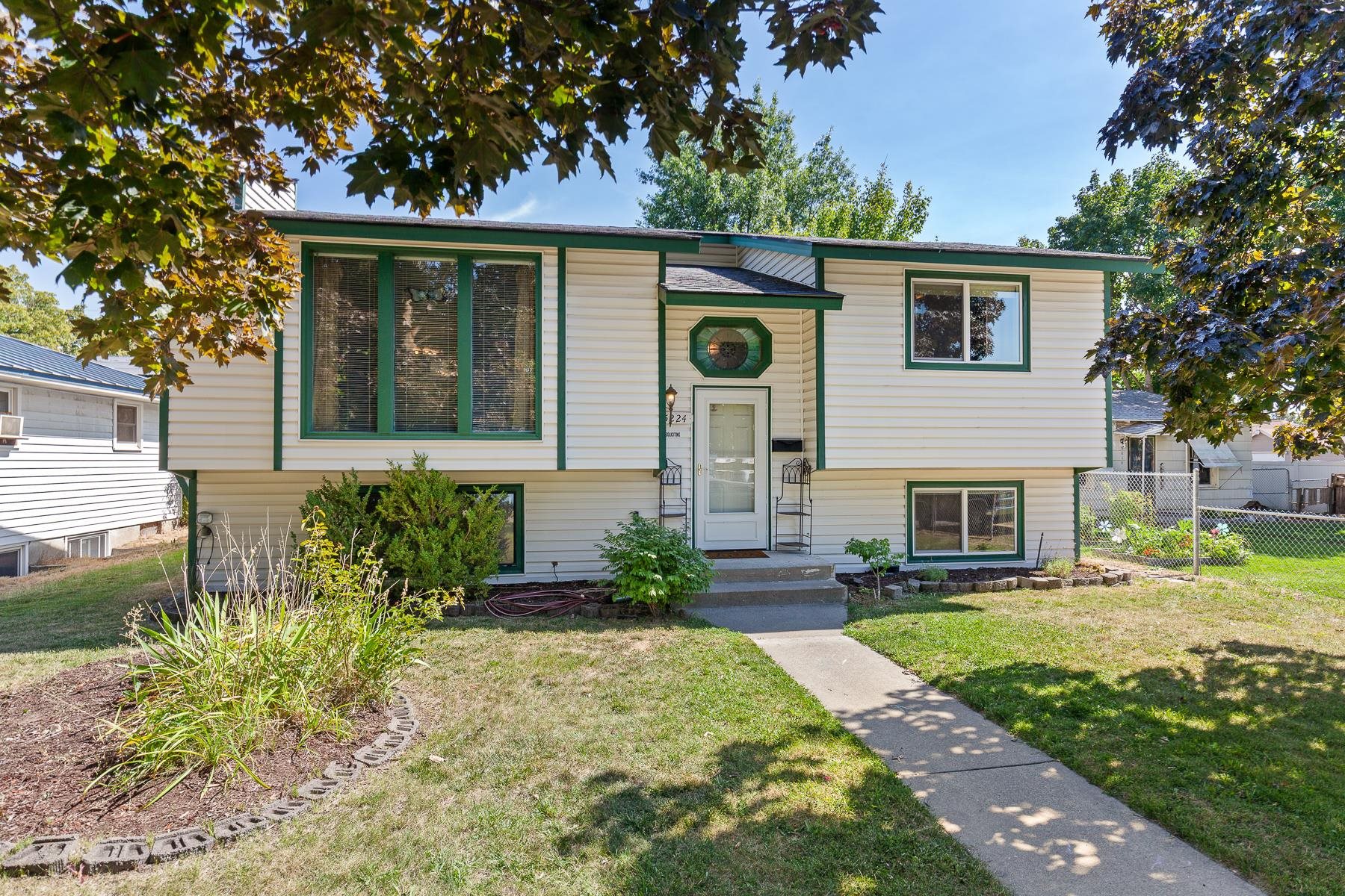 5224 N Jefferson St - Photo 2
