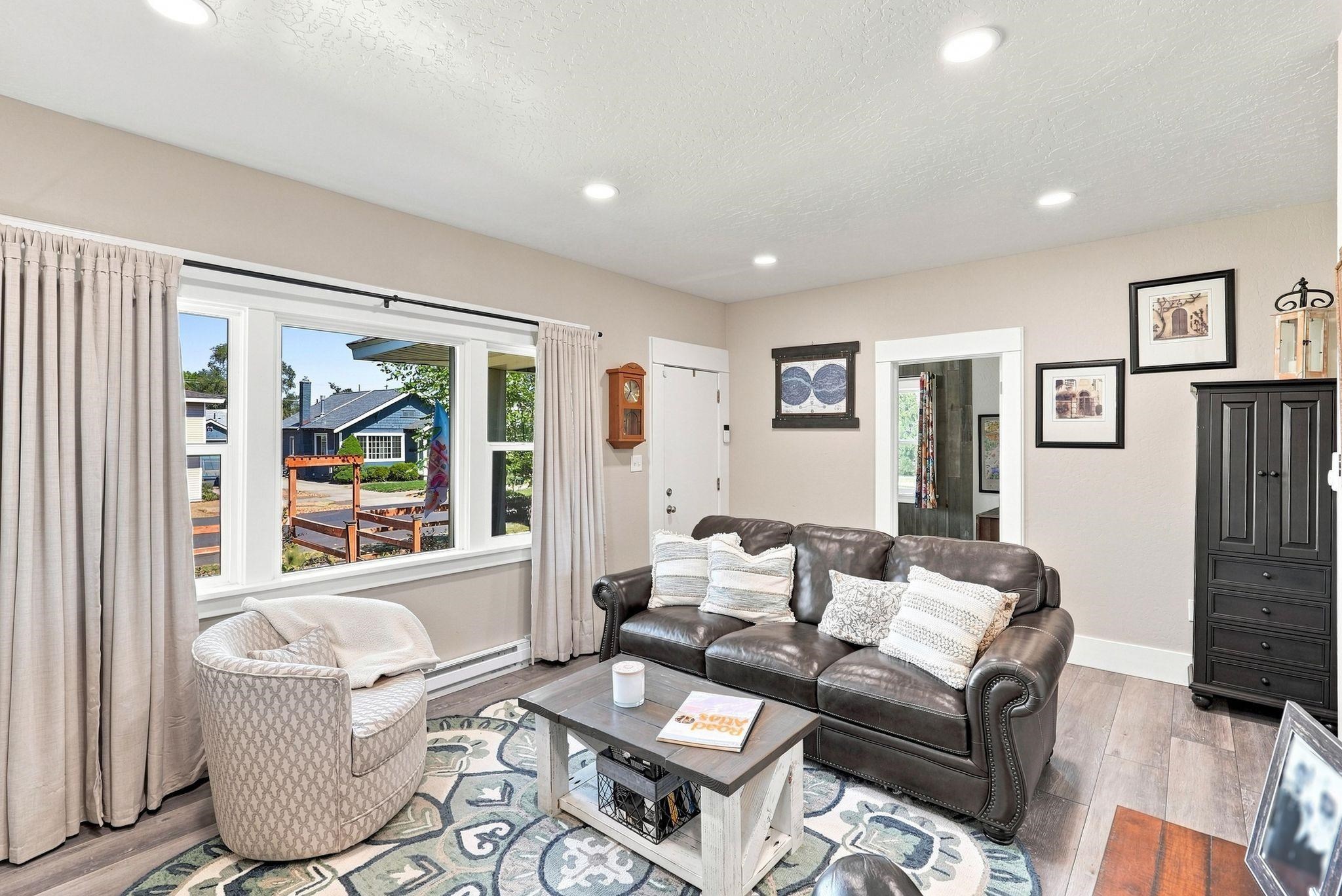 1108 E Providence Ave - Photo 5