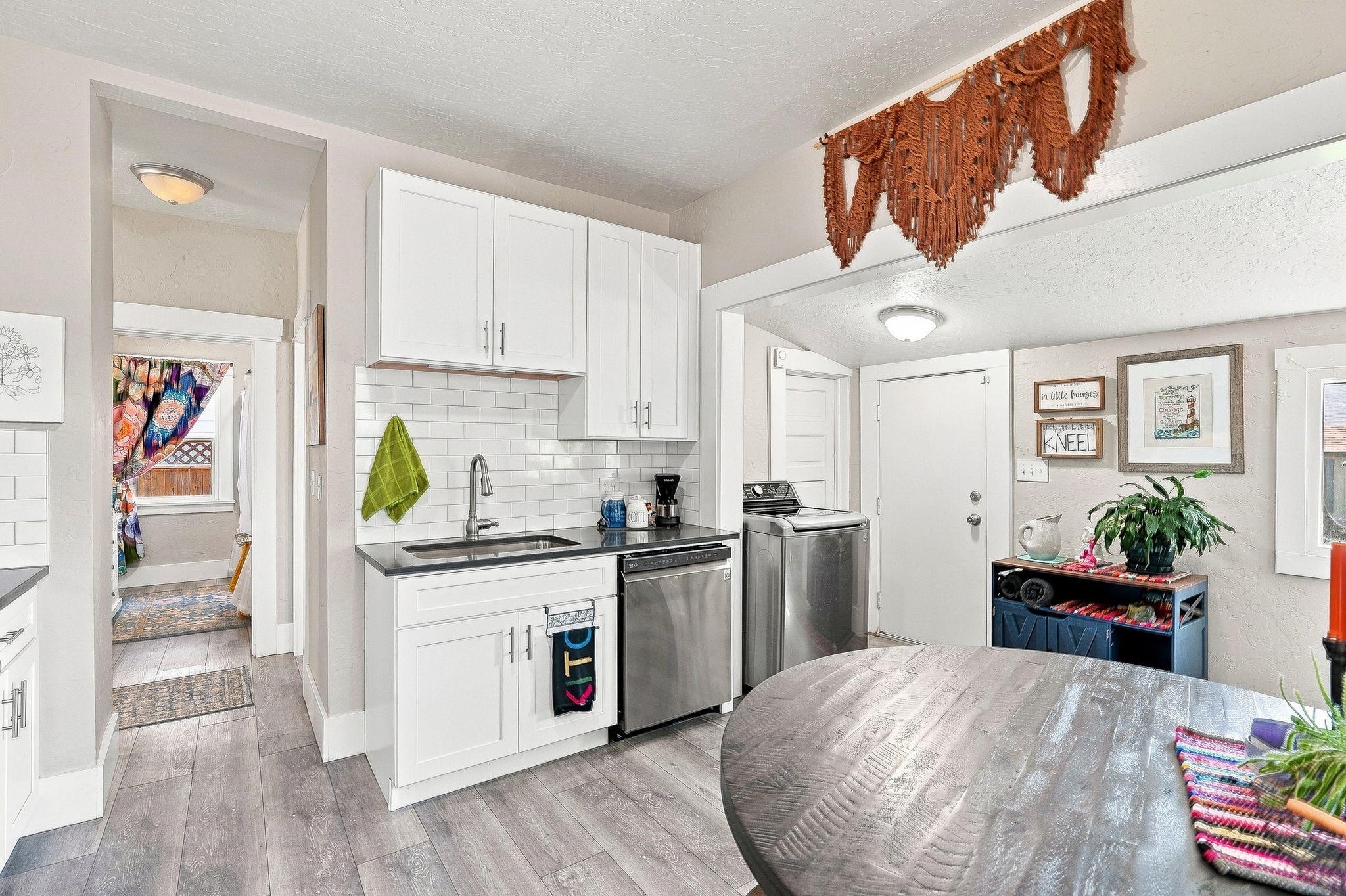 1108 E Providence Ave - Photo 8
