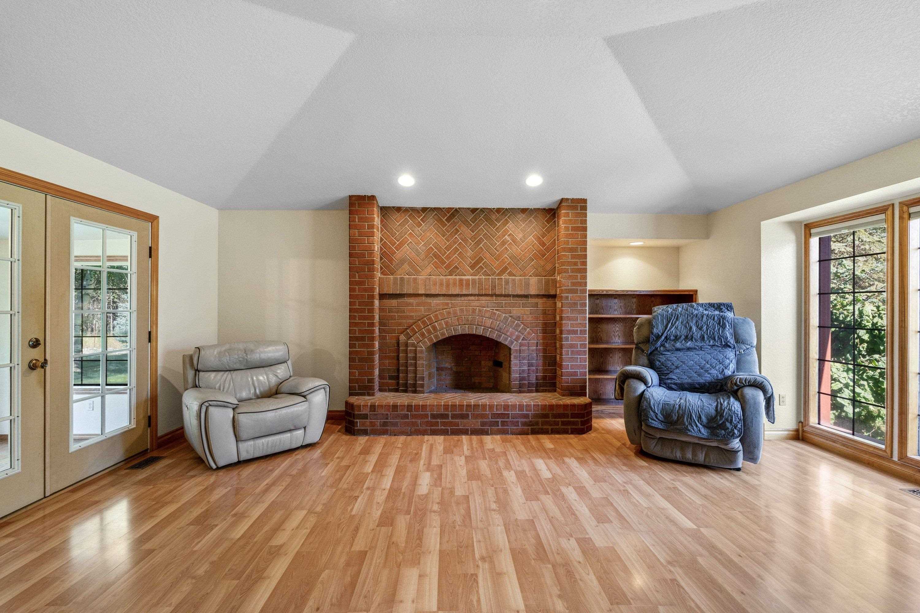 7715 N Craig Rd - Photo 6