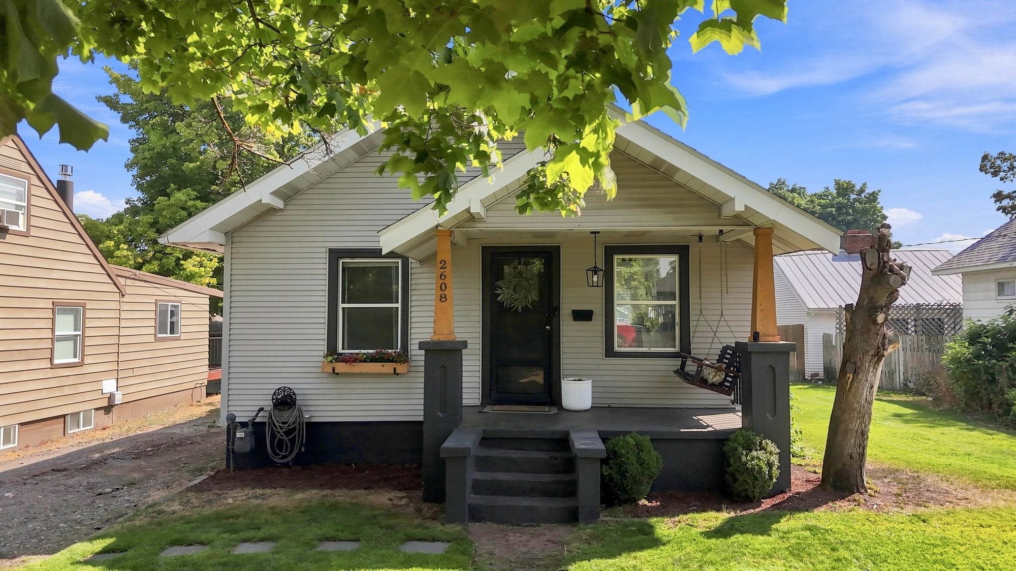 2608 N Napa St - Photo 1