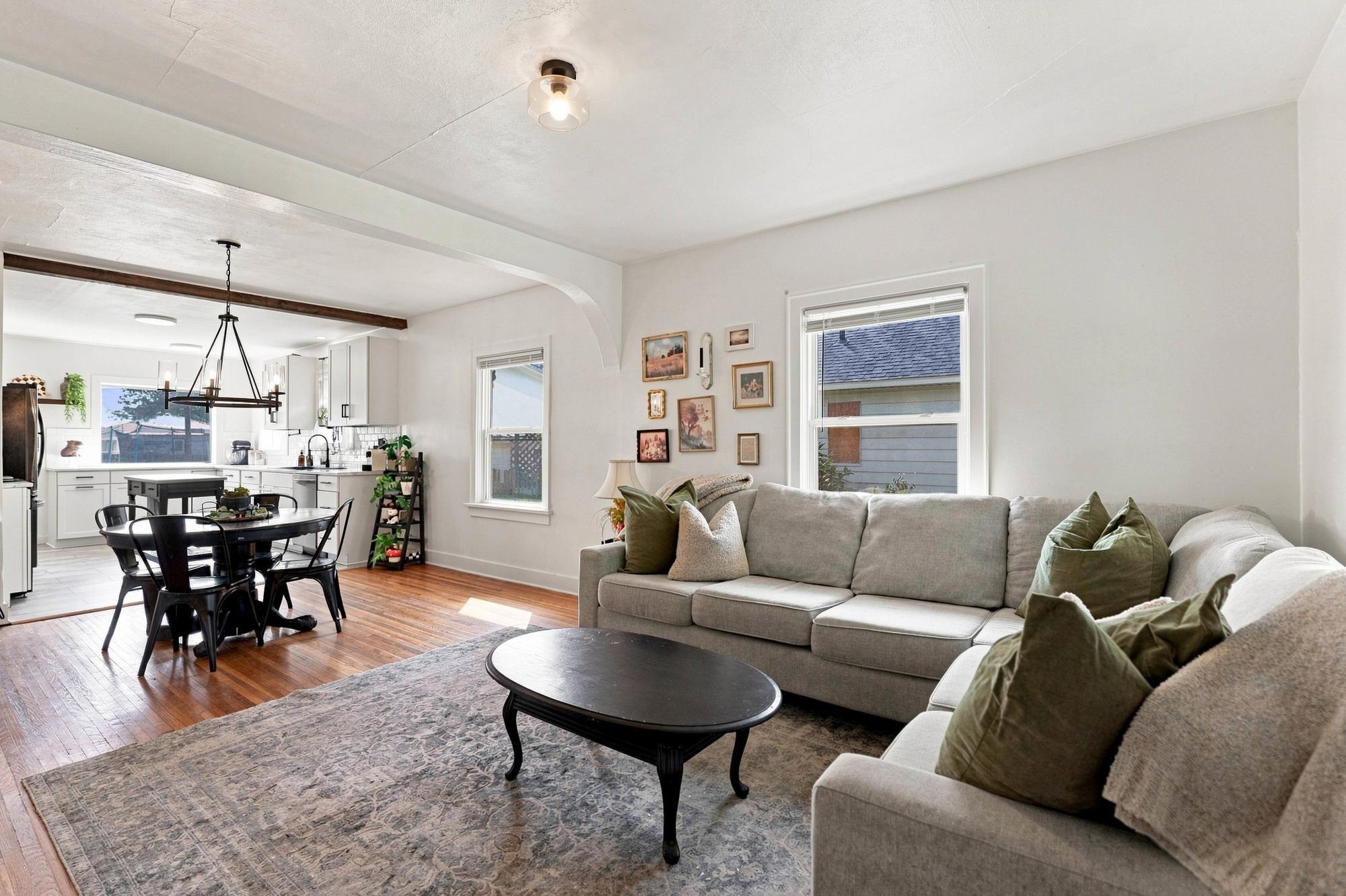 2608 N Napa St - Photo 2