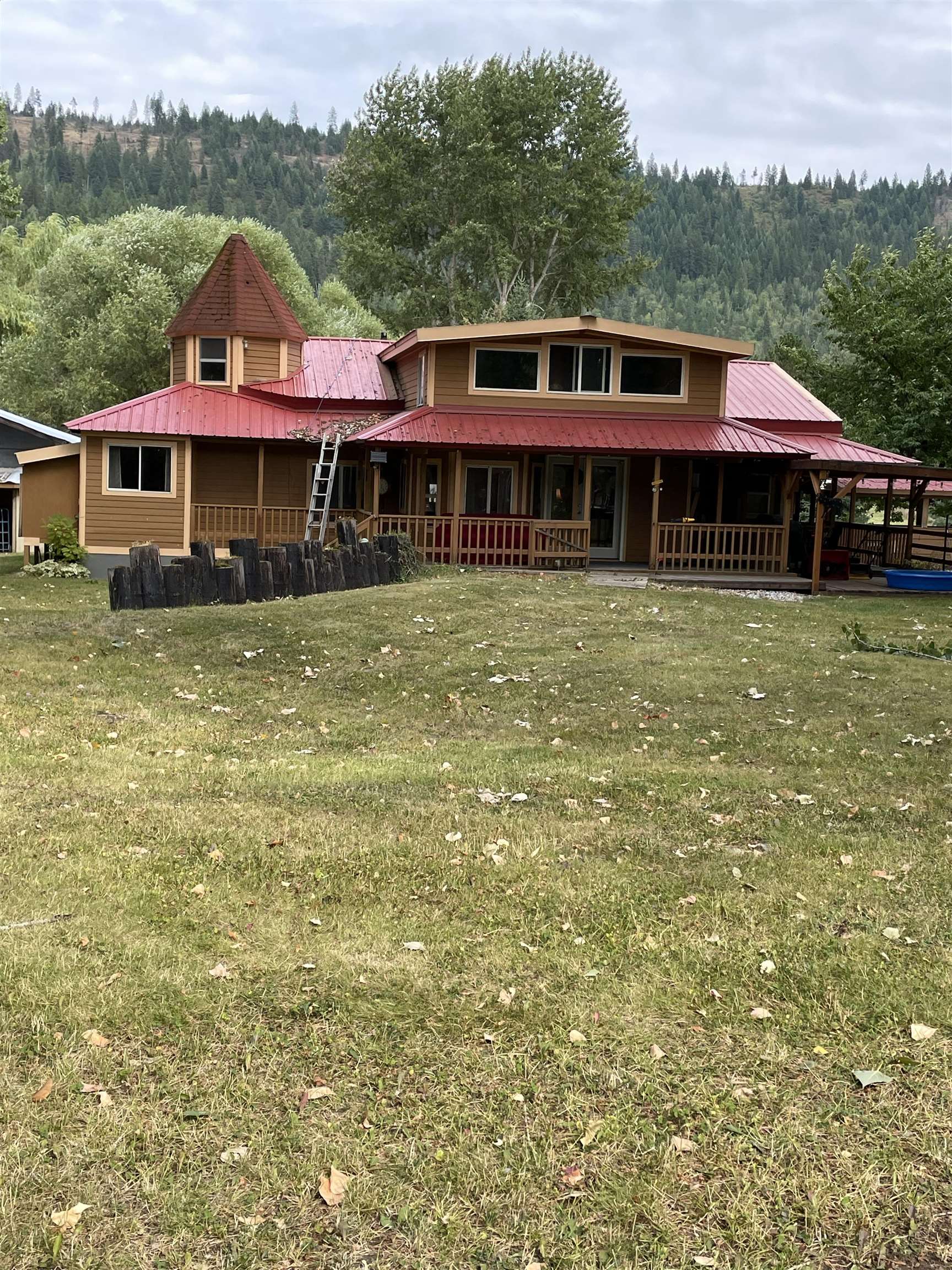 242 Larch Ln - Photo 1