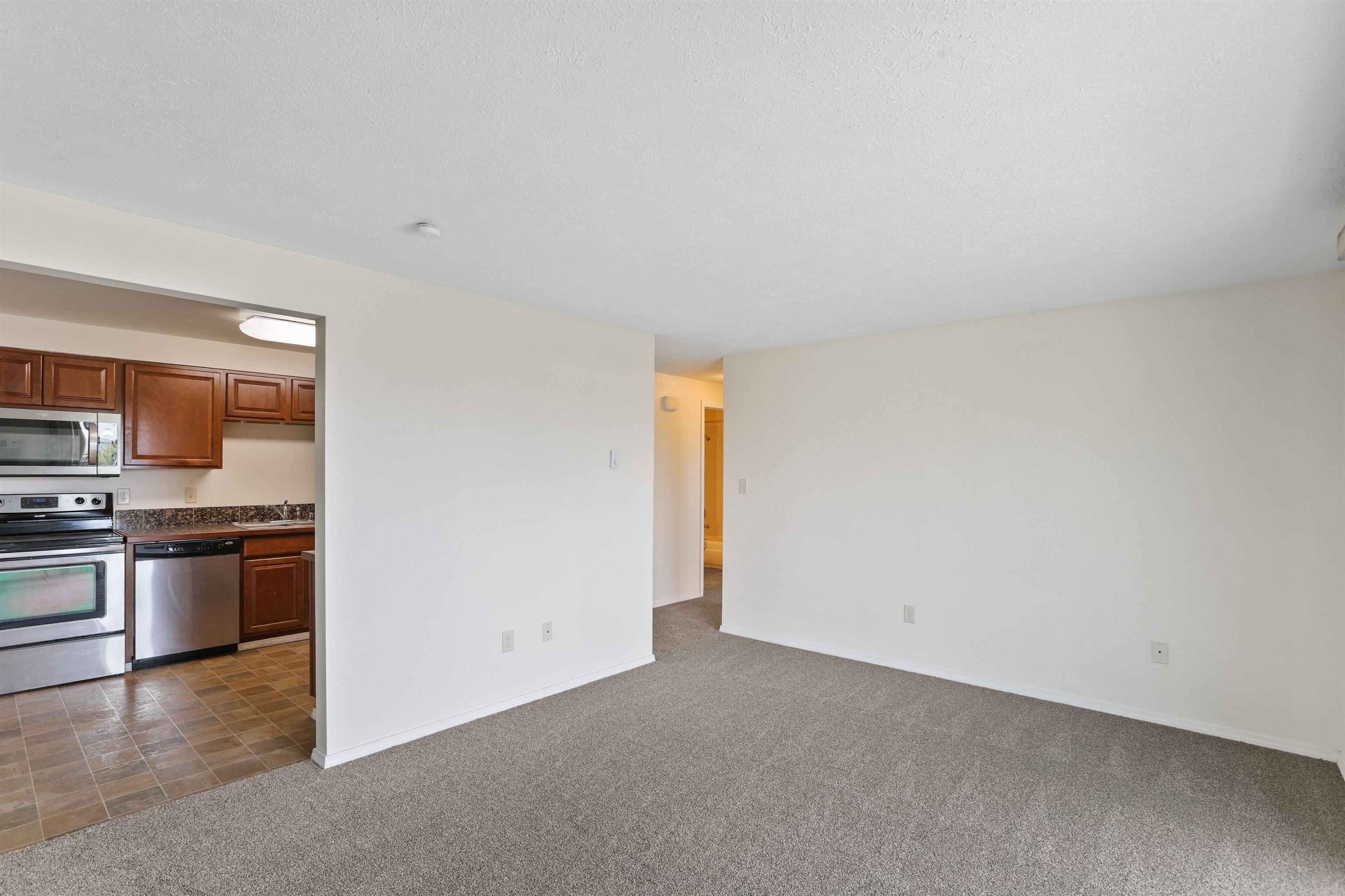 1418 W 6th Ave - Photo 5